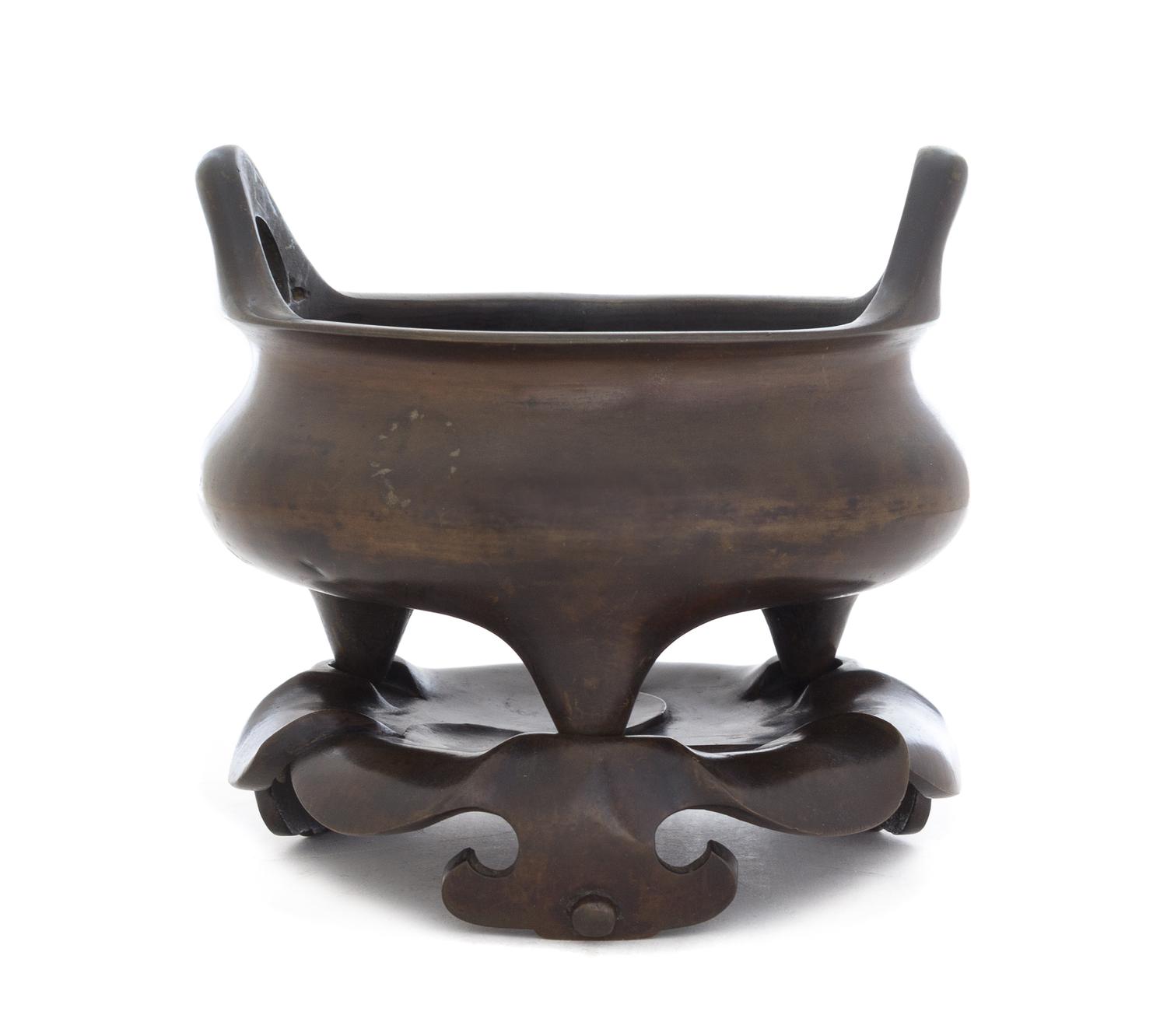 A Bronze Tripod Censer Height 6 1/2 x diameter 6 1/2 inches. — 18TH/19TH CENTURY