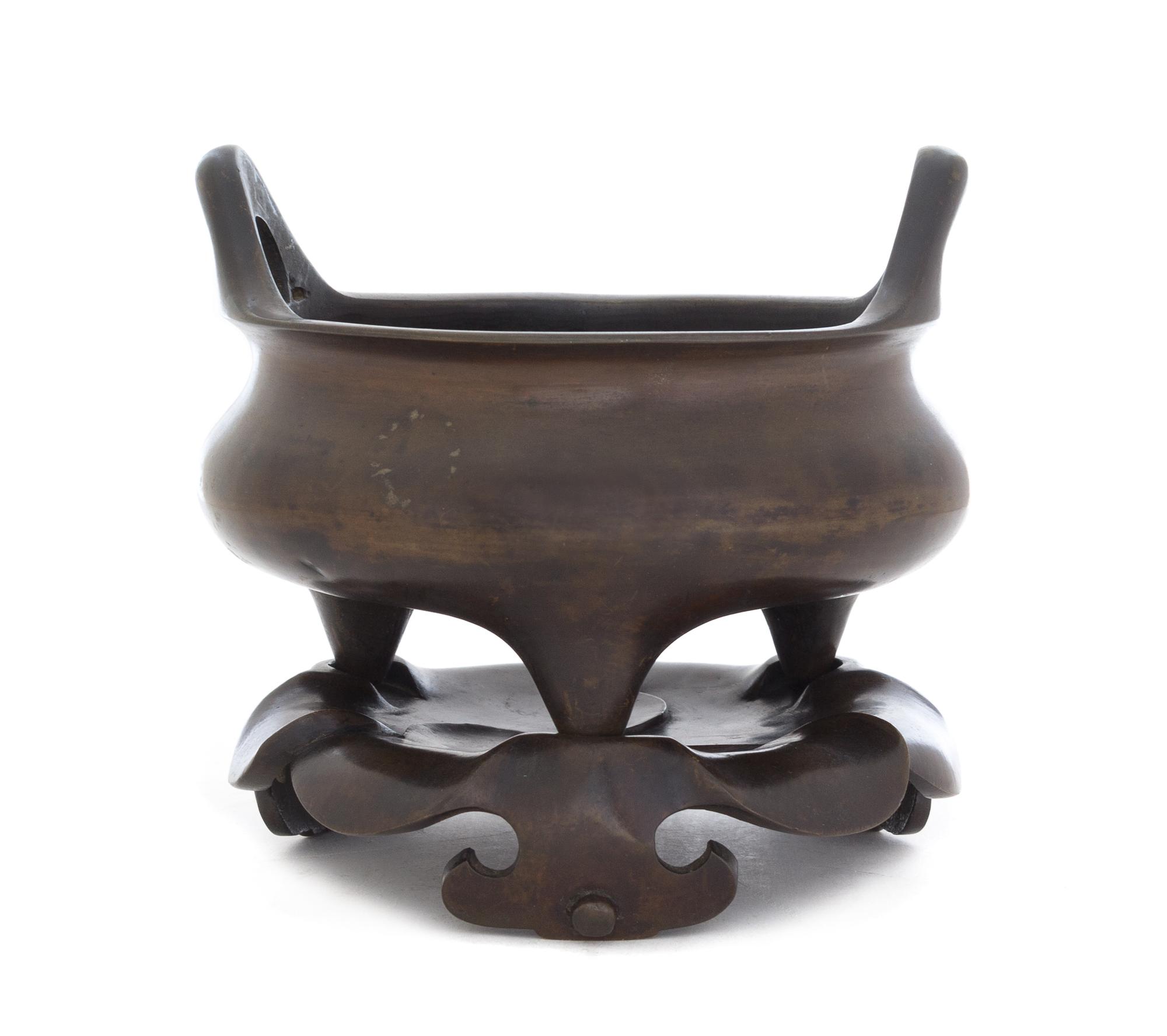 A Bronze Tripod Censer Height 6 1/2 x diameter 6 1/2 inches. — 18TH/19TH CENTURY