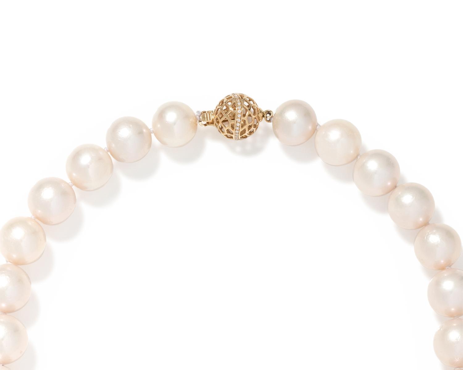 CULTURED SOUTH SEA PEARL NECKLACE