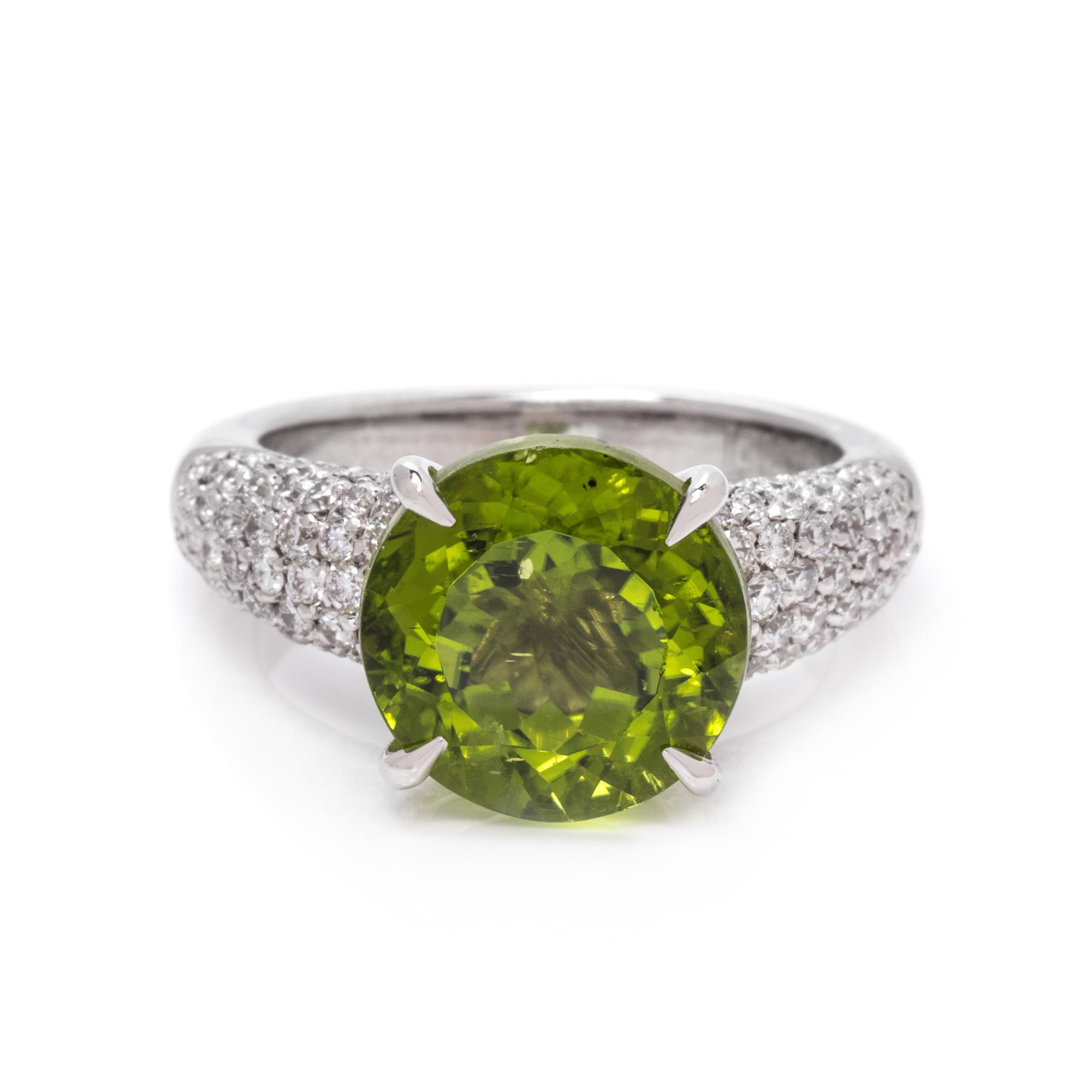 An 18 Karat White Gold, Peridot and Diamond Ring,