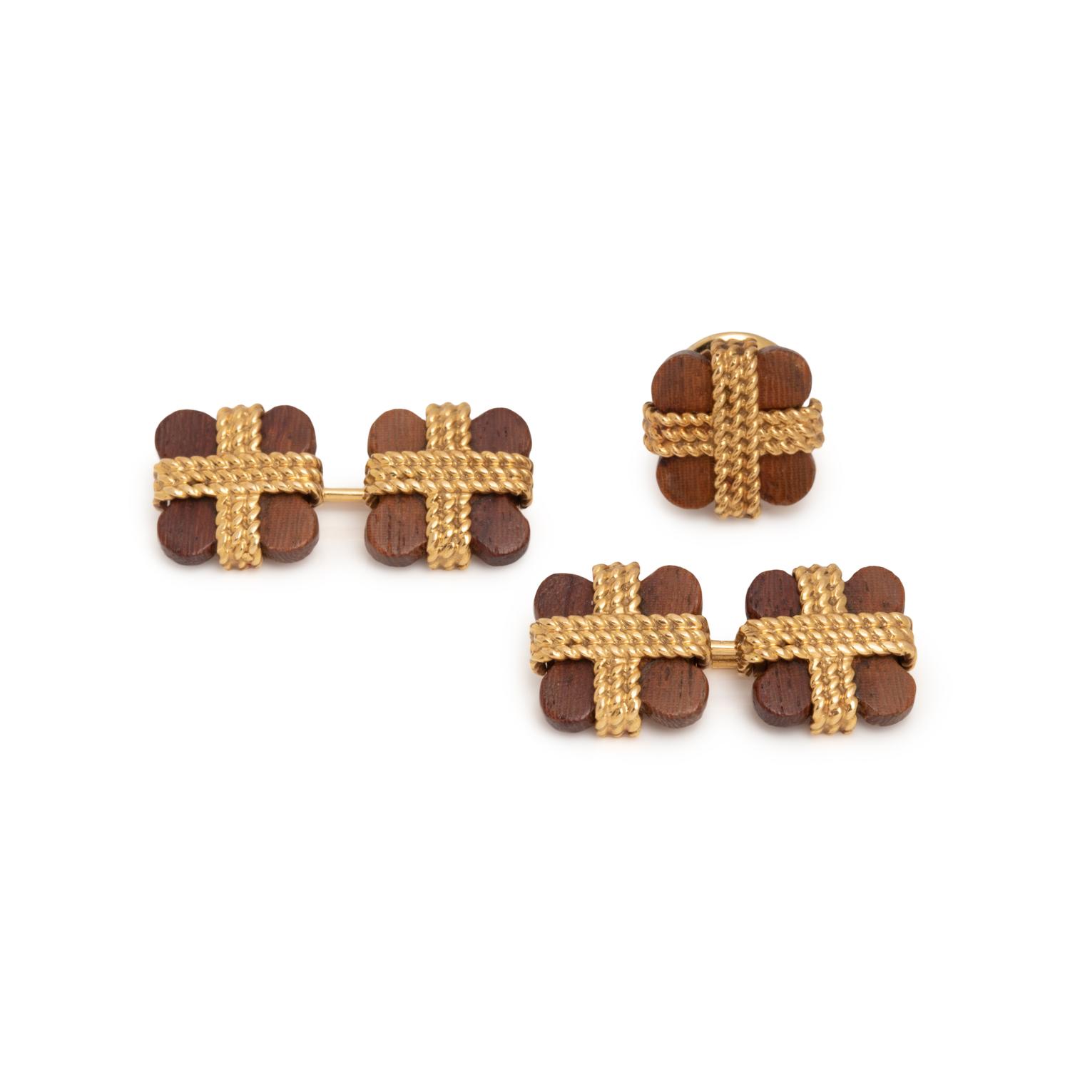 VAN CLEEF & ARPELS, YELLOW GOLD AND WOOD CUFFLINKS AND TIE TACK