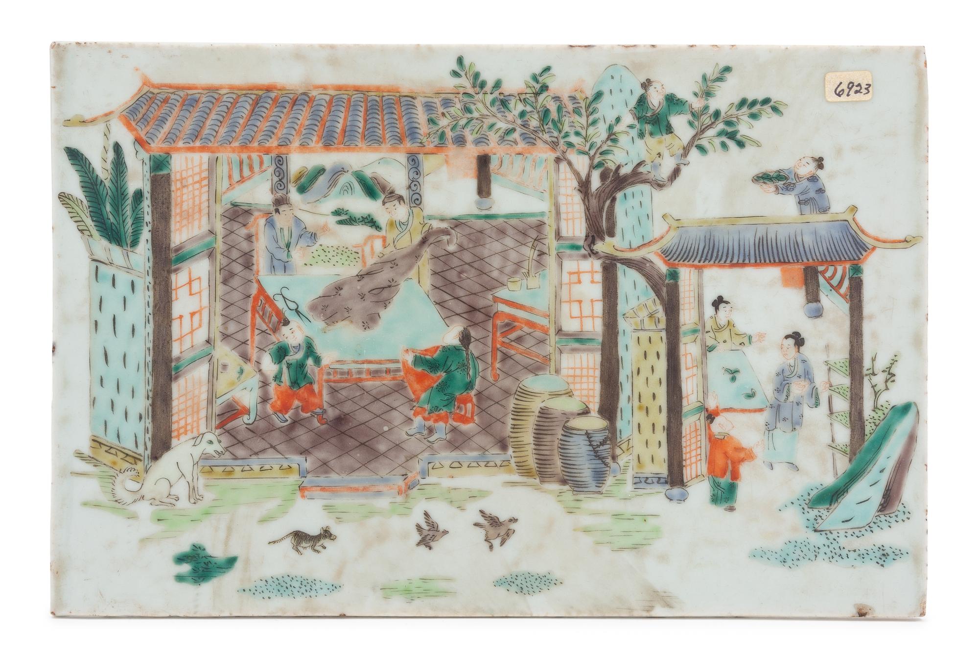 A Chinese Famille Verte Porcelain Plaque Width 9 3/8 inches. — 19TH CENTURY