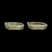 A Pair of Greyish Celadon Jade Quatrefoil-Form Washers, Xi, 19th Century 清晚期 青玉海棠式洗一對