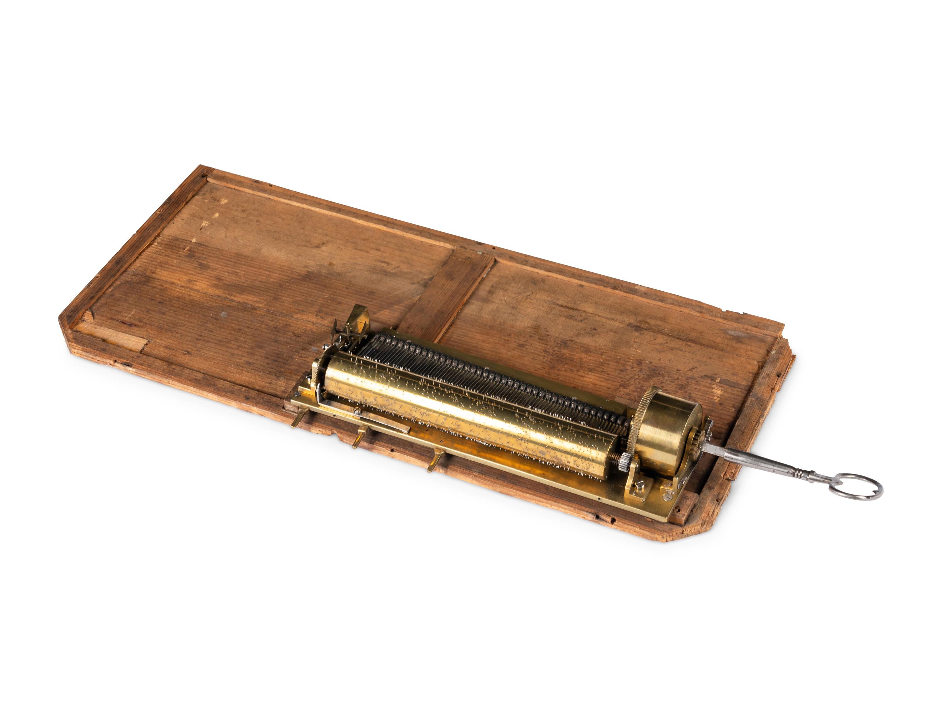 A Sectional Comb Music Box in an Enclosed Case