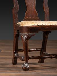 A Fine Queen Anne Shell-Carved Walnut Stretcher-Base Claw-and-Ball Foot Compass-Seat Side Chair
