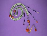 A Celadon Jade and Agate Court Necklace, Chaozhu