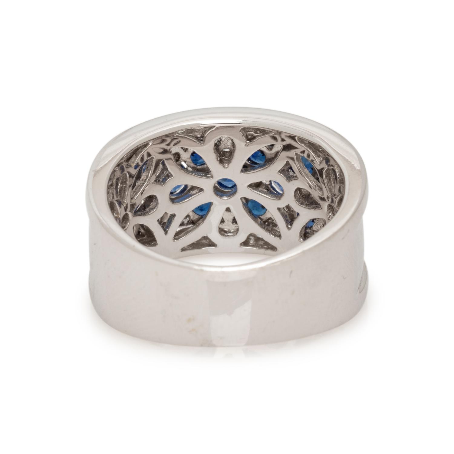 DIAMOND AND SAPPHIRE RING