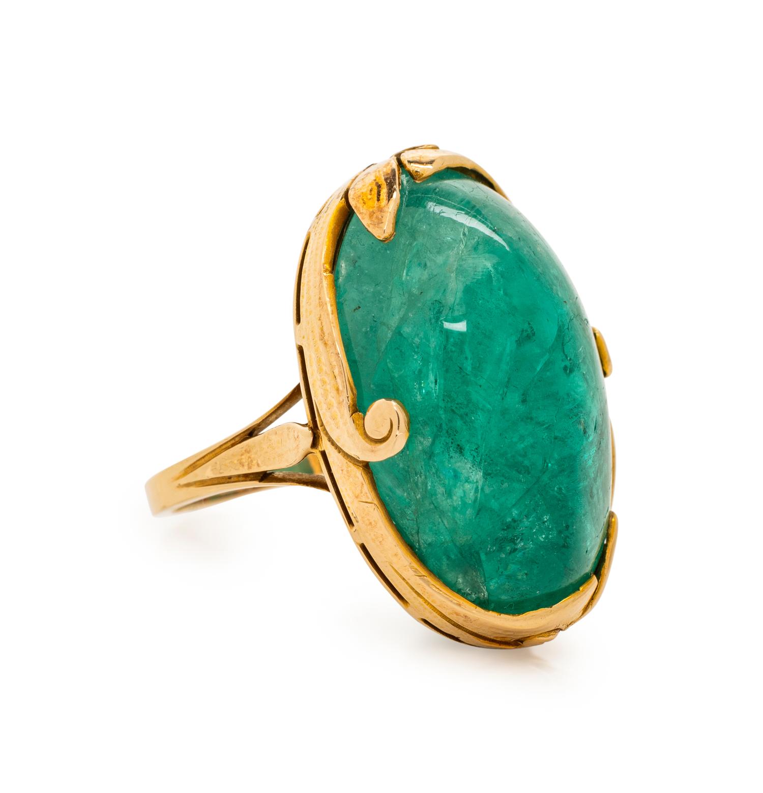 YELLOW GOLD AND EMERALD RING