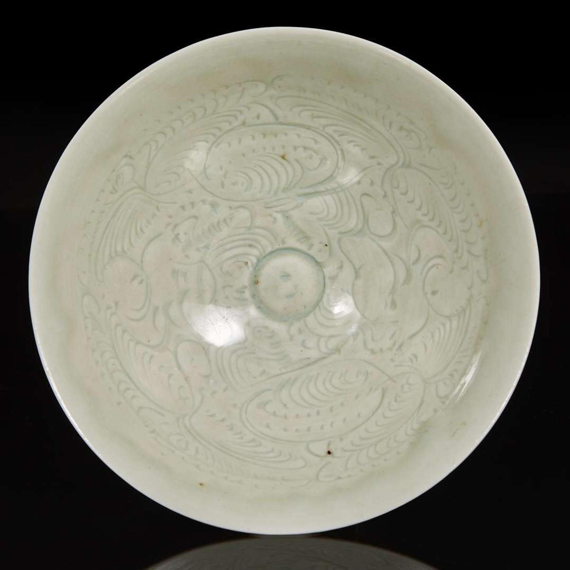 A Chinese Qingbai incised bowl 青白瓷刻花斗笠盞 Probably Song dynasty ??