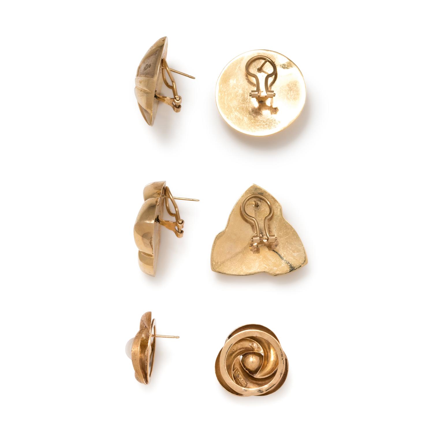 COLLECTION OF YELLOW GOLD EARRINGS