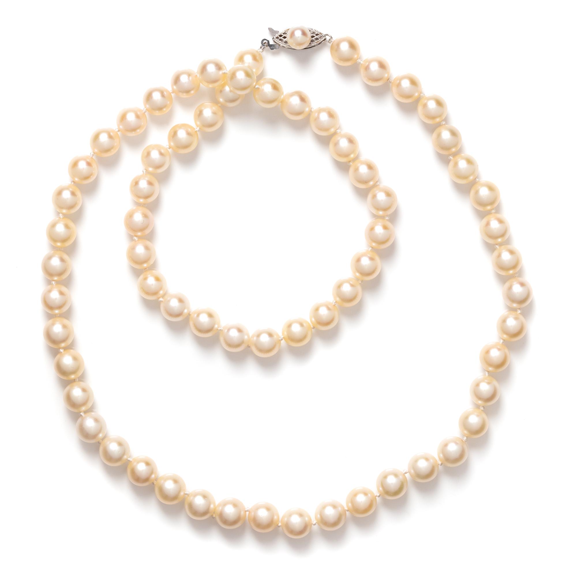 A 14 Karat White Gold and Cultured Pearl Necklace,