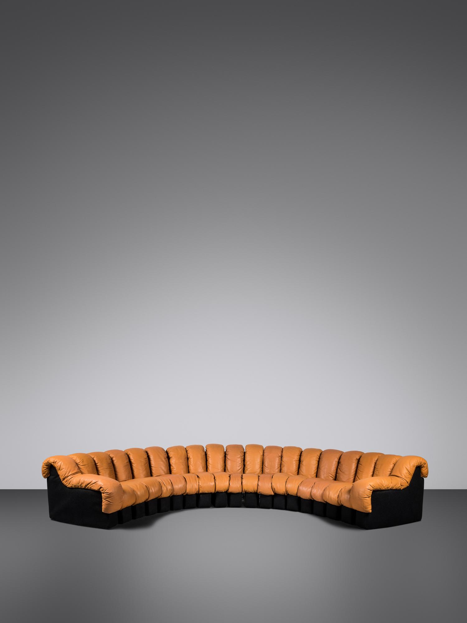 DS-600 'Non Stop' Sectional Sofa, comprising nineteen individual sections DeSede - Stendig, Switzerland