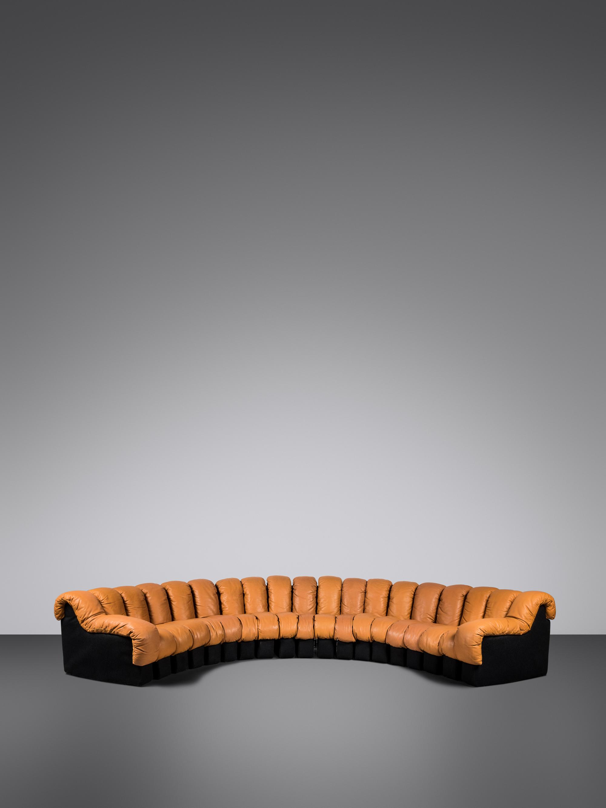 DS-600 'Non Stop' Sectional Sofa, comprising nineteen individual sections DeSede - Stendig, Switzerland