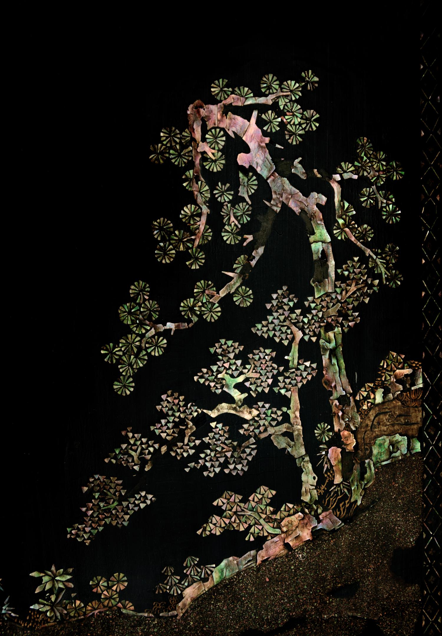 A Mother-of-Pearl Inlaid Black Lacquer Twelve-Panel Screen