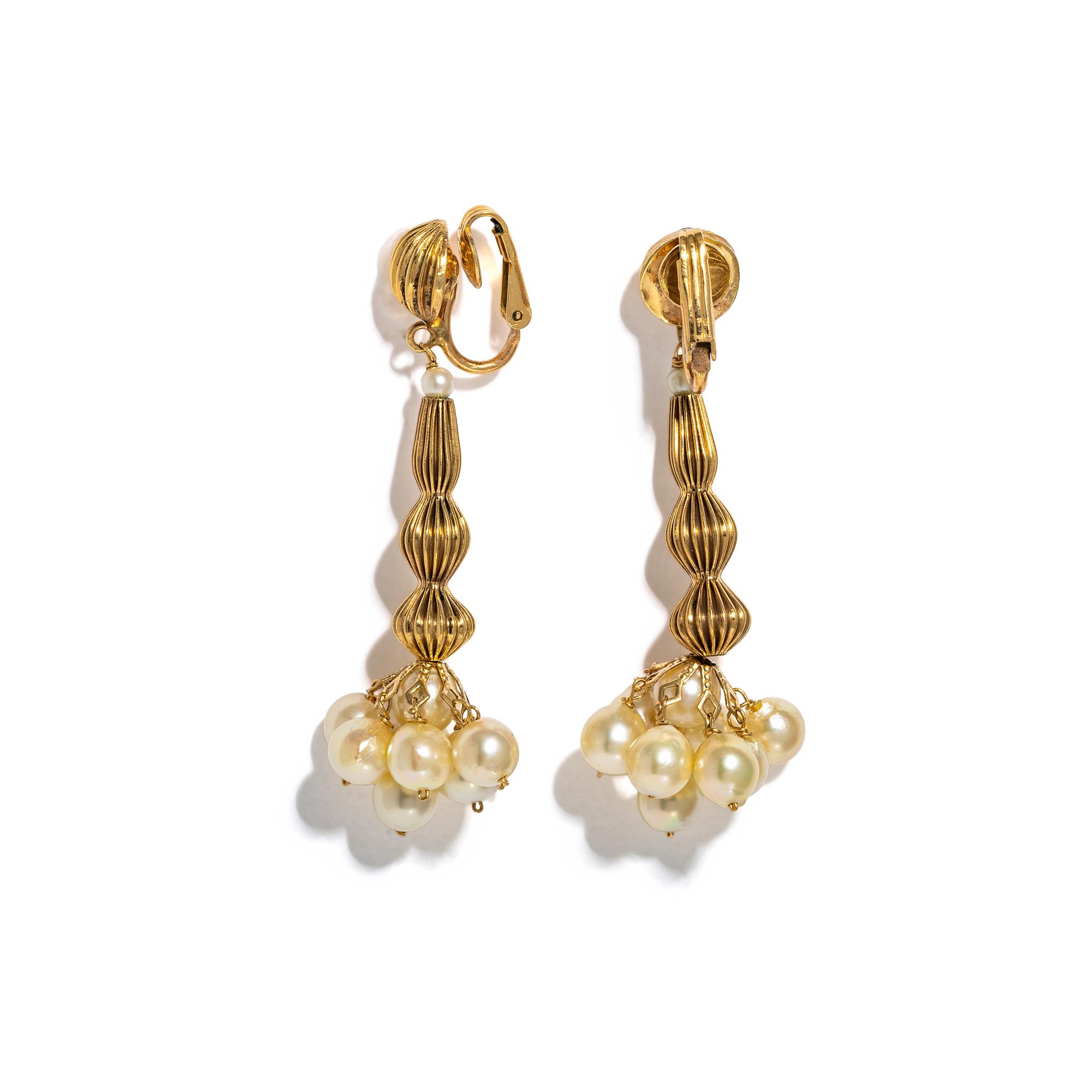 YELLOW GOLD AND CULTURED PEARL PENDANT EARRINGS