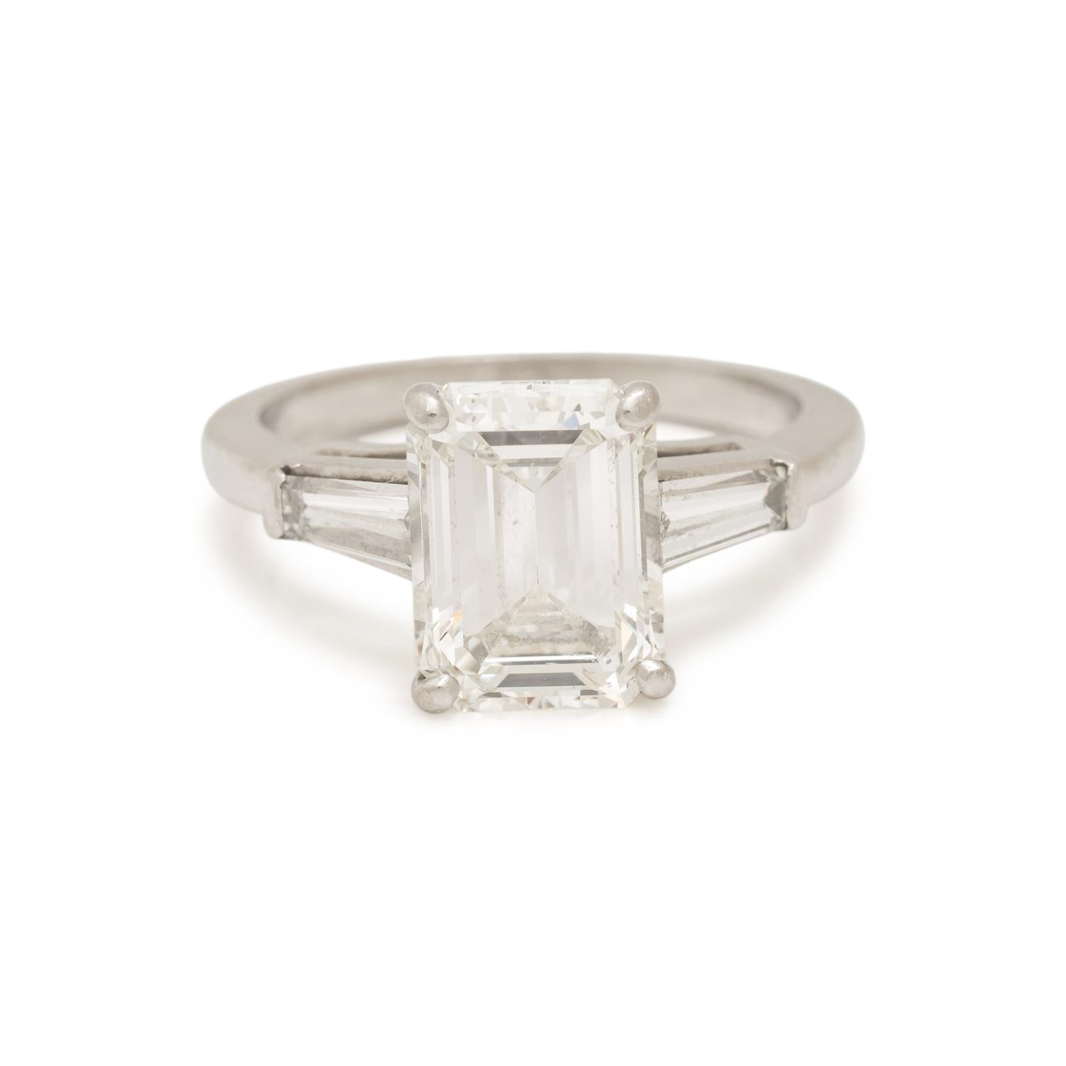 DIAMOND RING
