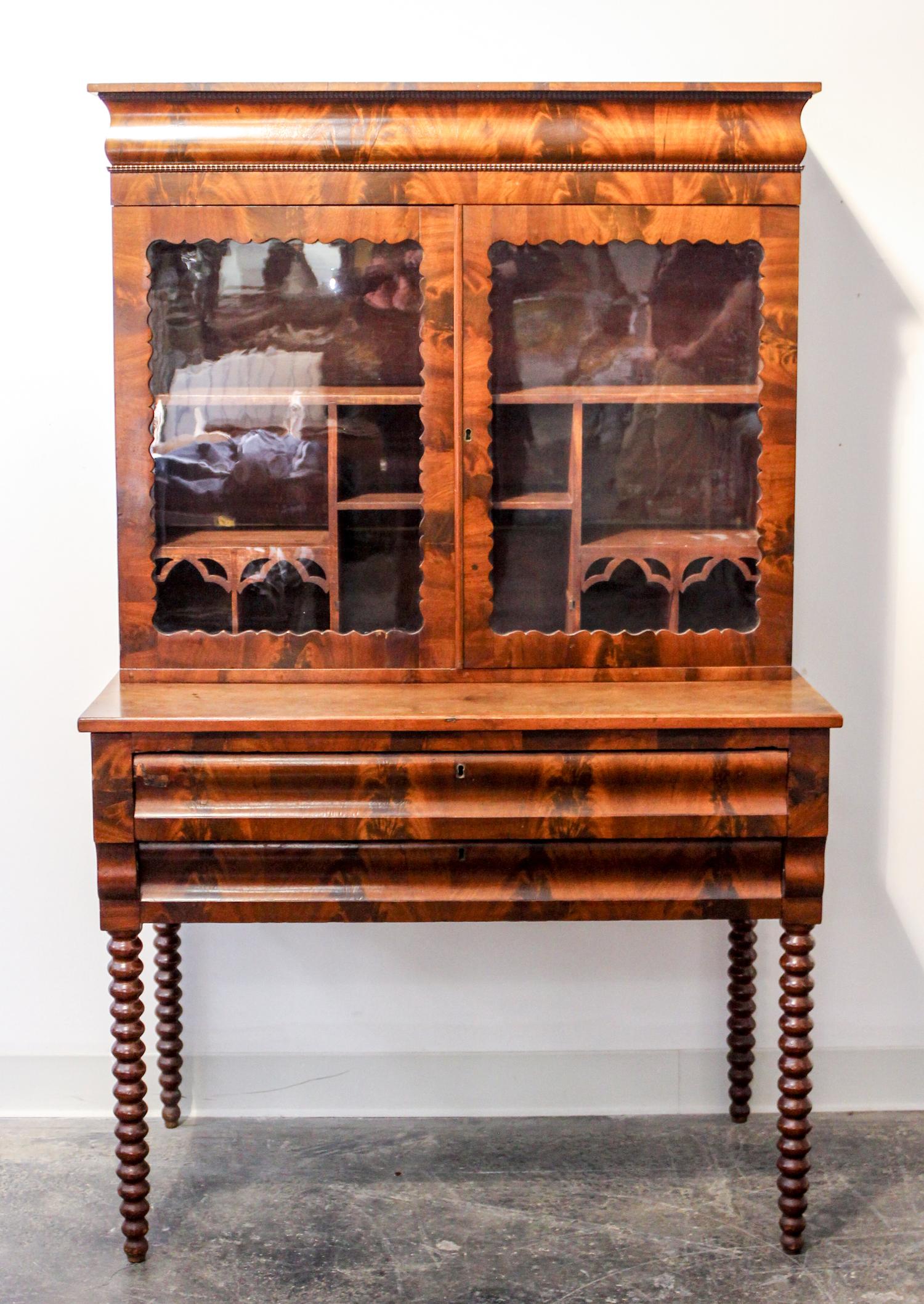 An American Classical Mahogany Bookcase Height 5 feet 1/4 inches overall. — MID 19TH CENTURY