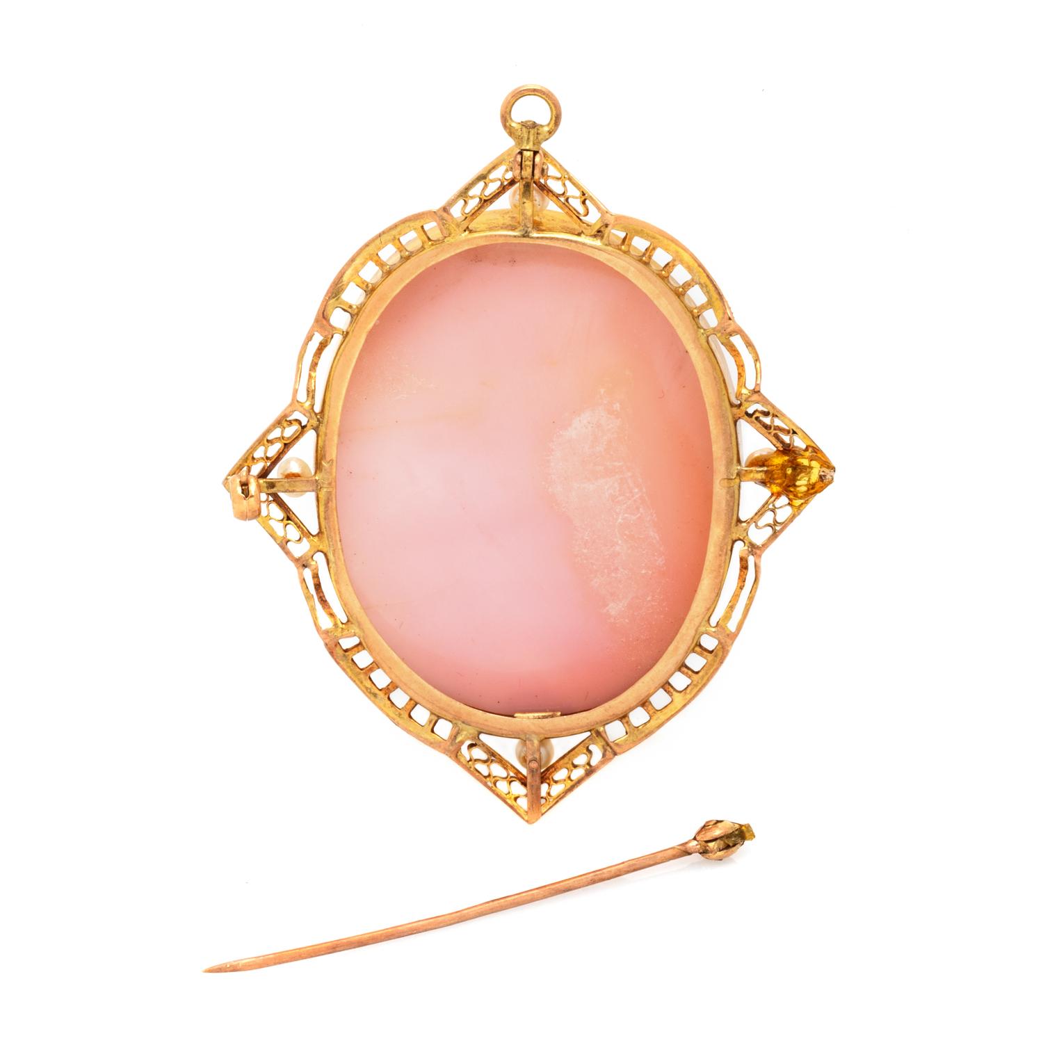 YELLOW GOLD AND SHELL CAMEO PENDANT/BROOCH