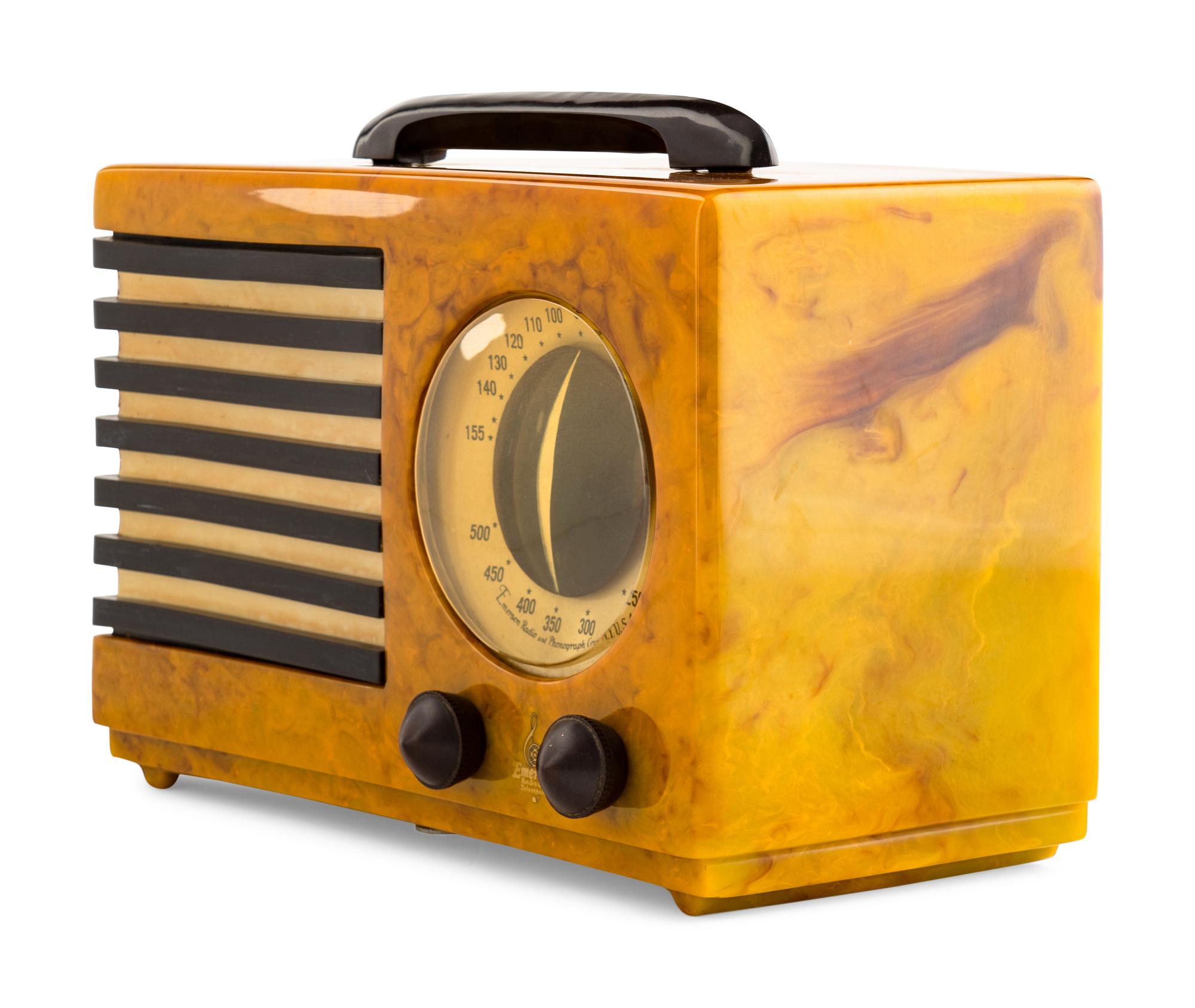 An Emerson Patriot Aristocrat 400 Radio