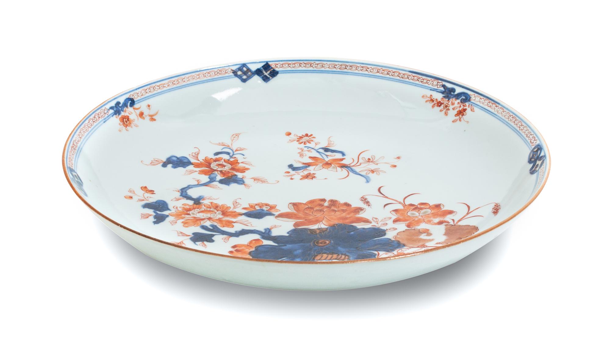 A Chinese Export Porcelain Shallow Bowl Diameter 11 inches. — 19TH CENTURY