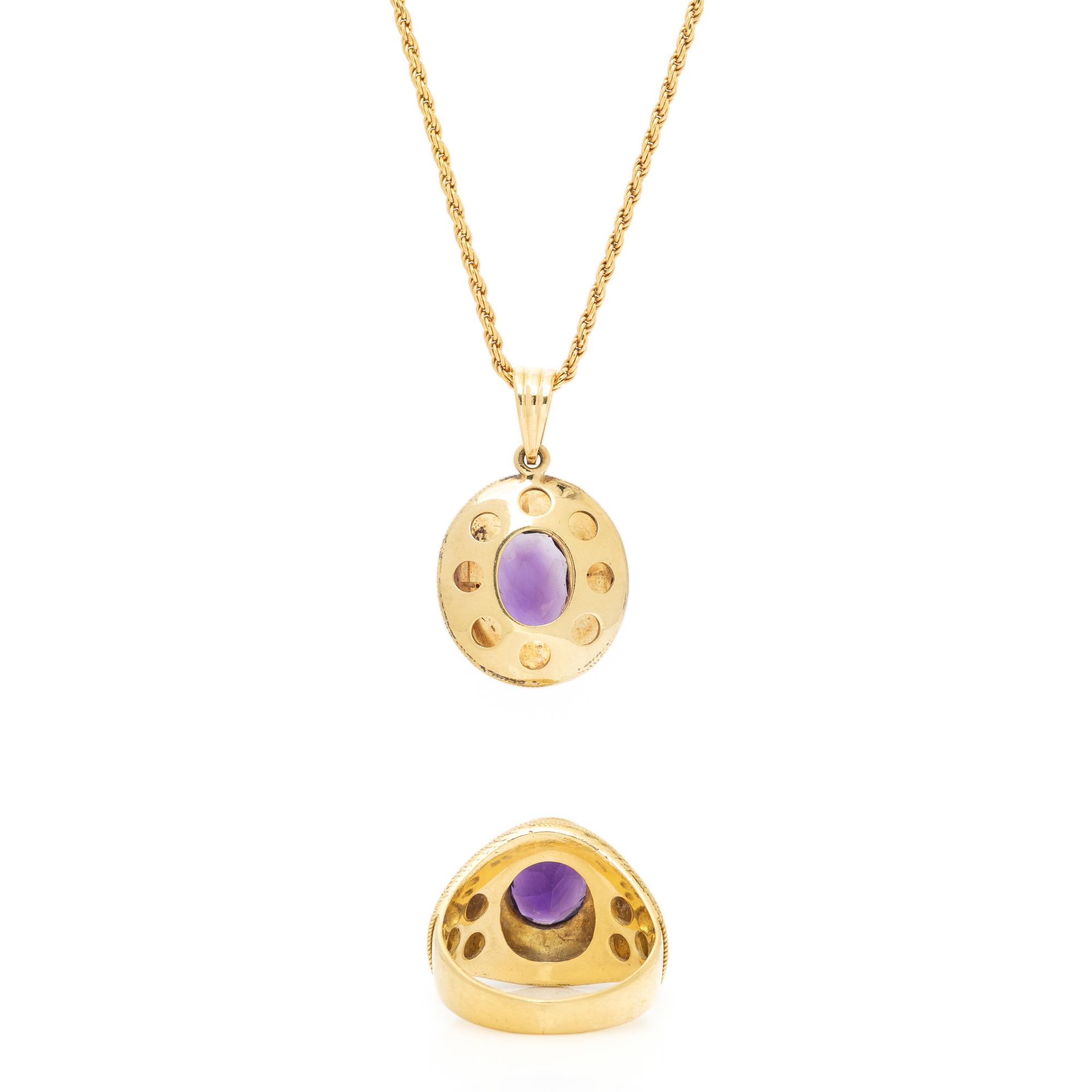 AMETHYST AND YELLOW GOLD RING AND PENDANT ON CHAIN
