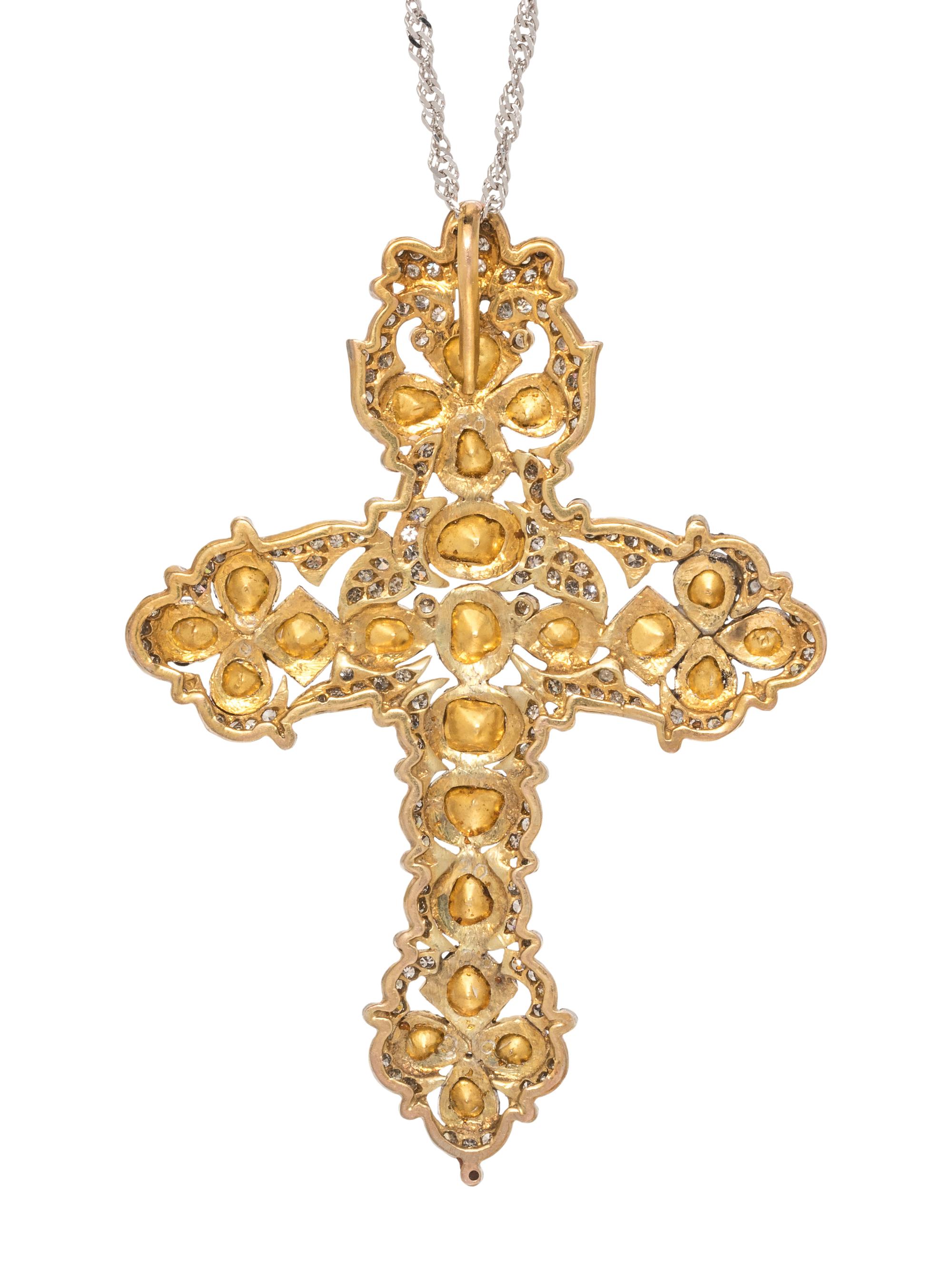 DIAMOND CROSS PENDANT/NECKLACE