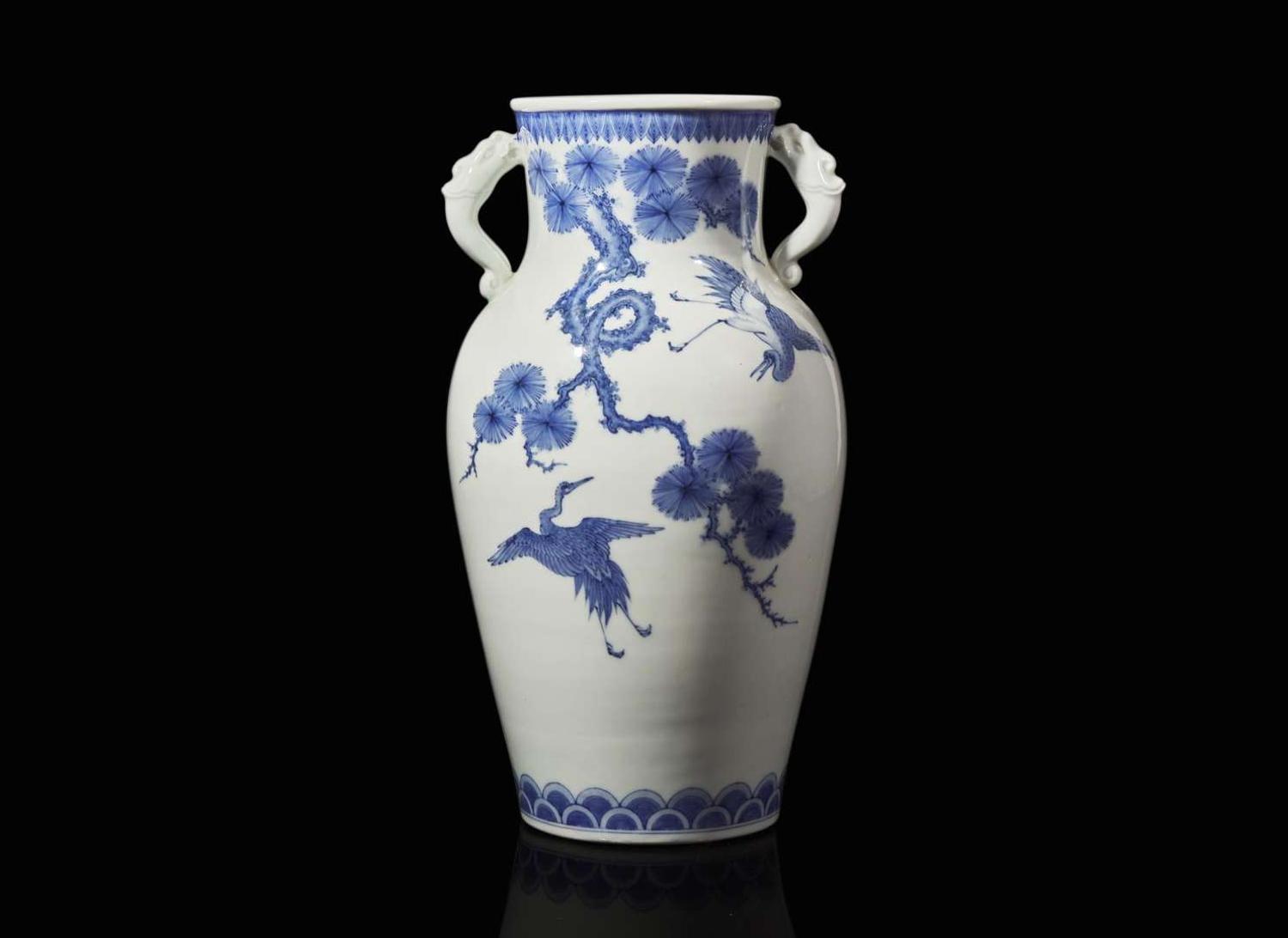 A Japanese Hirado blue and white porcelain "Crane and Pines" vase, decorated by Imamura Rokuro, Meiji period 日本平戶“松鶴”青花瓷瓶 今村六帛筆 明治