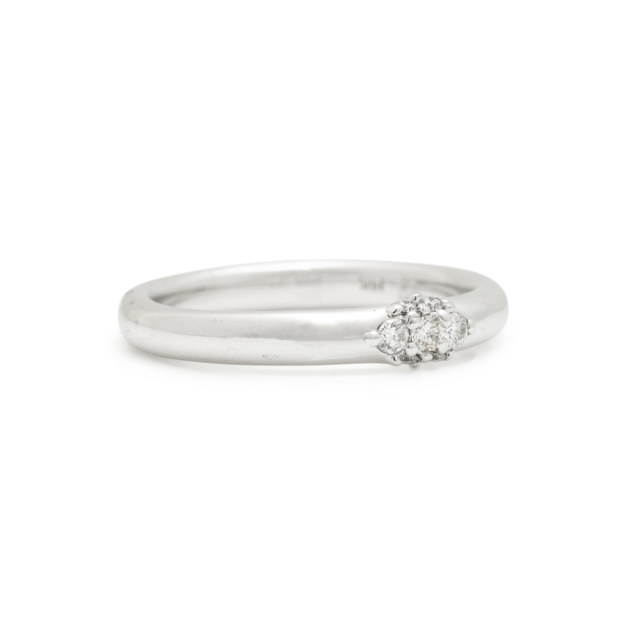 ANNA SHEFFIELD, WHITE GOLD AND DIAMOND 'CELESTINE' RING