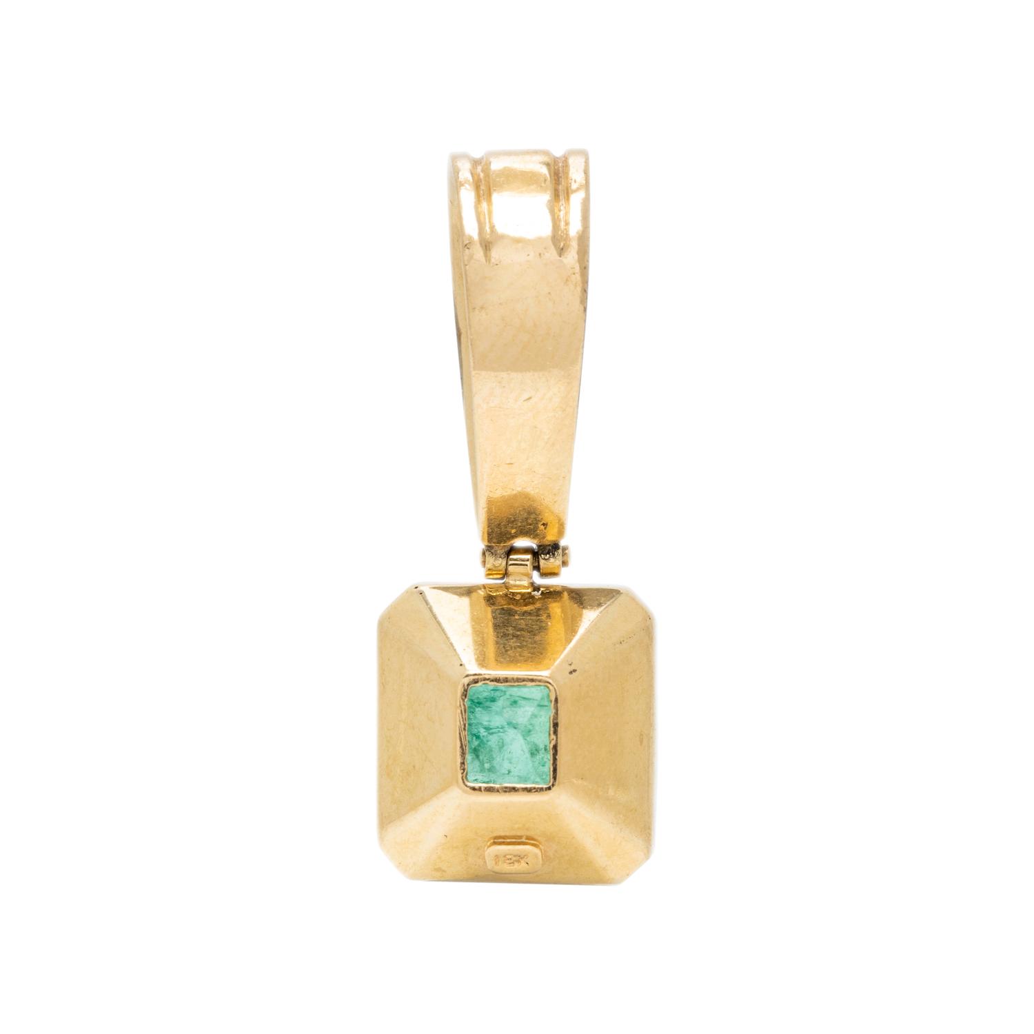 EMERALD AND YELLOW GOLD PENDANT