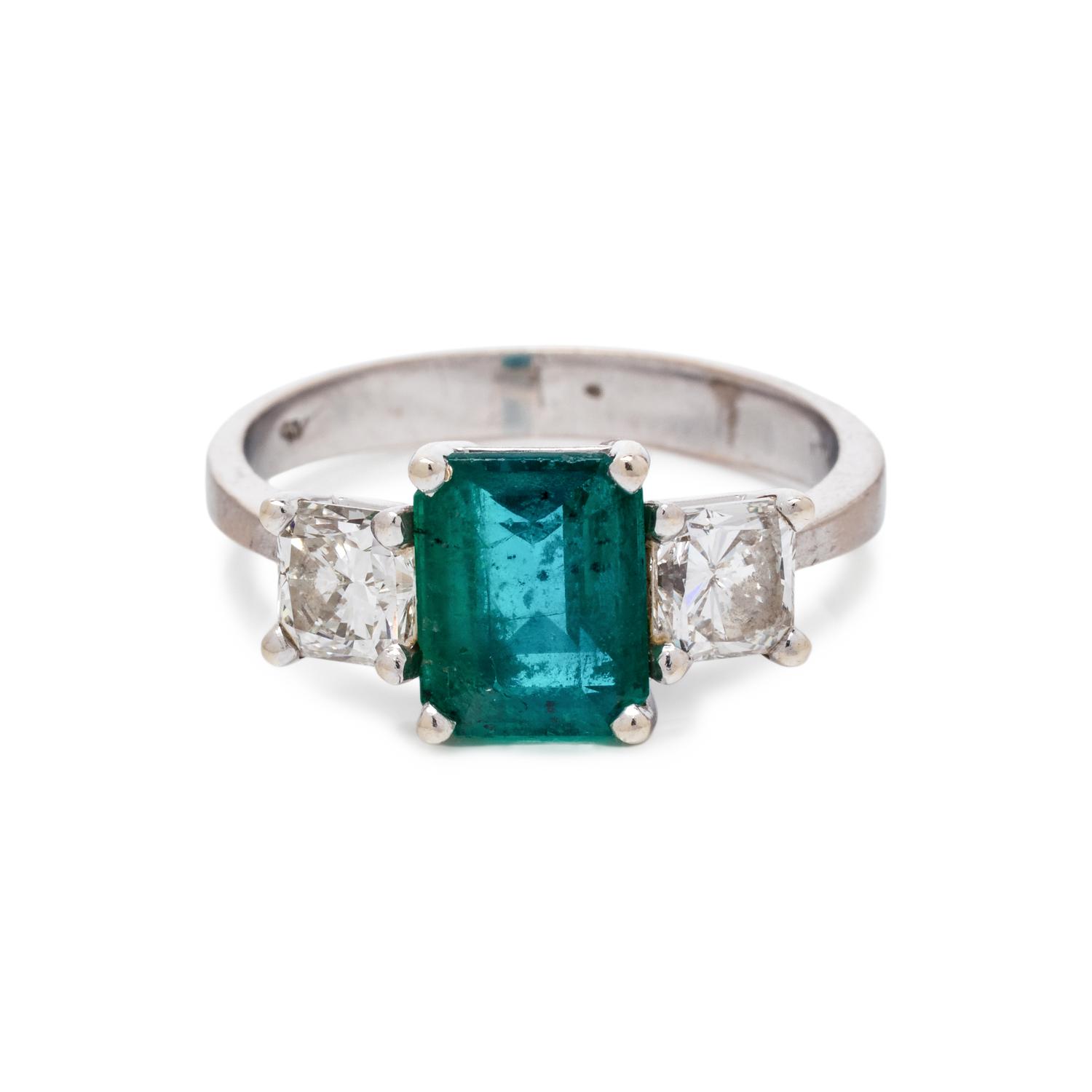 EMERALD AND DIAMOND RING
