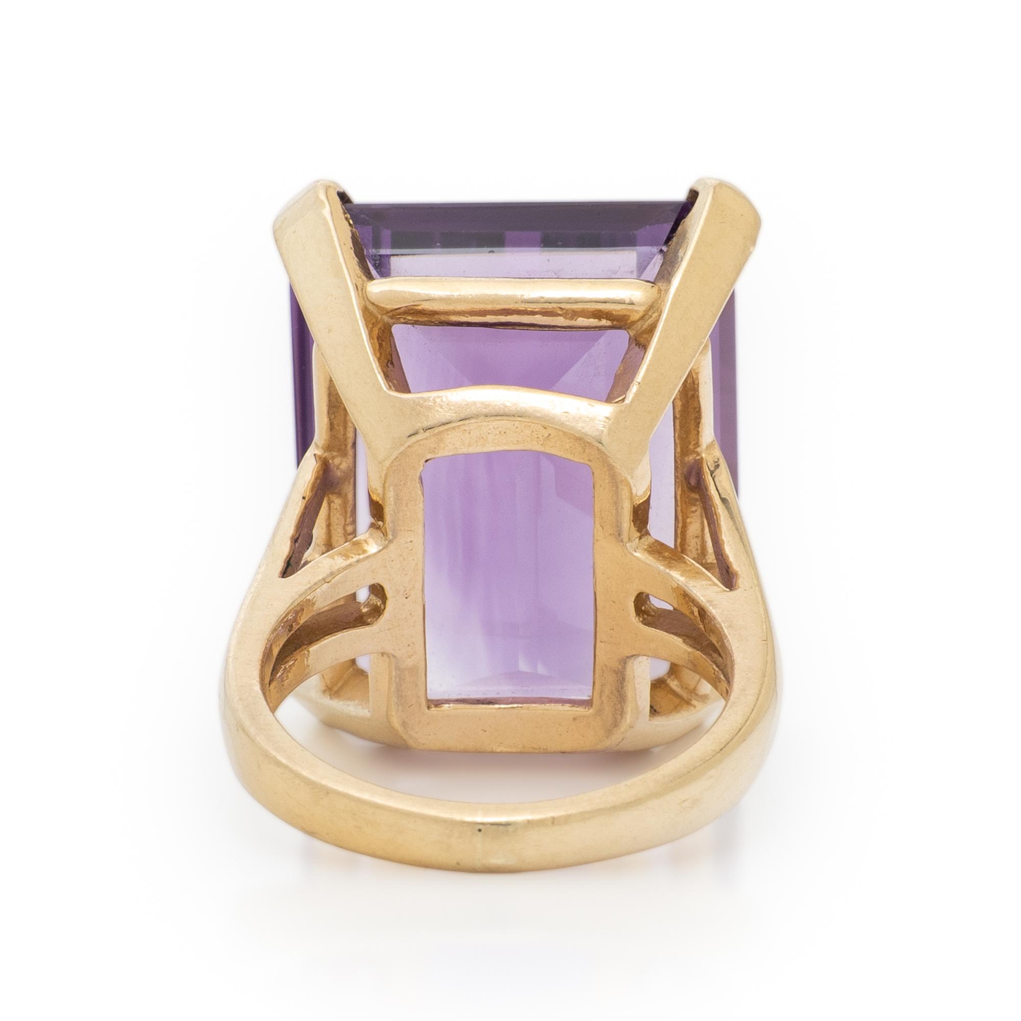 AMETHYST AND YELLOW GOLD EARRINGS AND RING