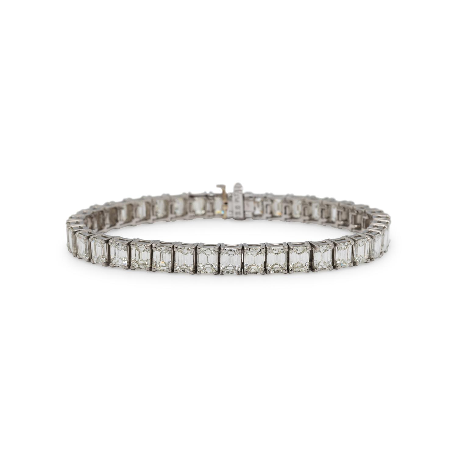 EMERALD CUT DIAMOND LINE BRACELET