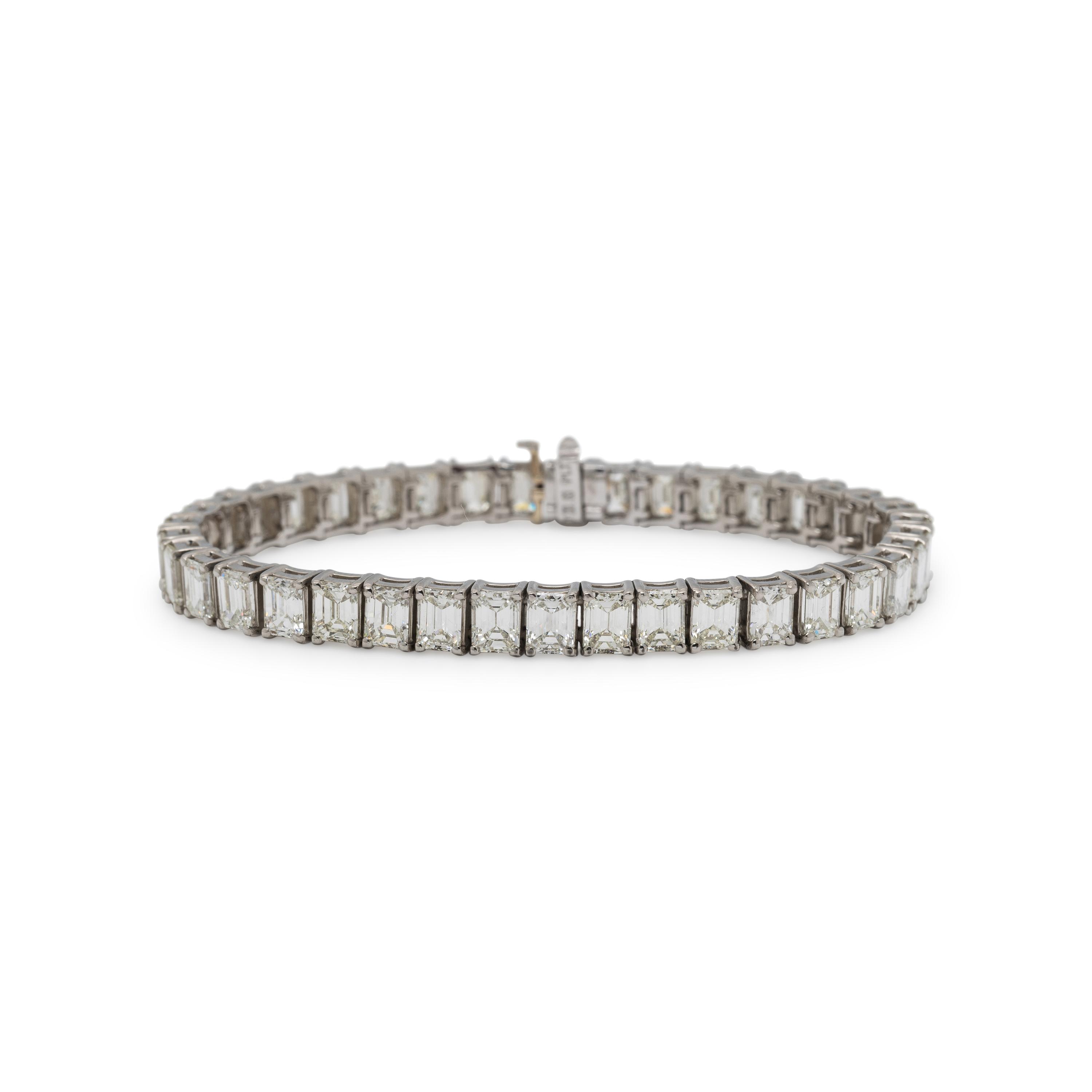 EMERALD CUT DIAMOND LINE BRACELET