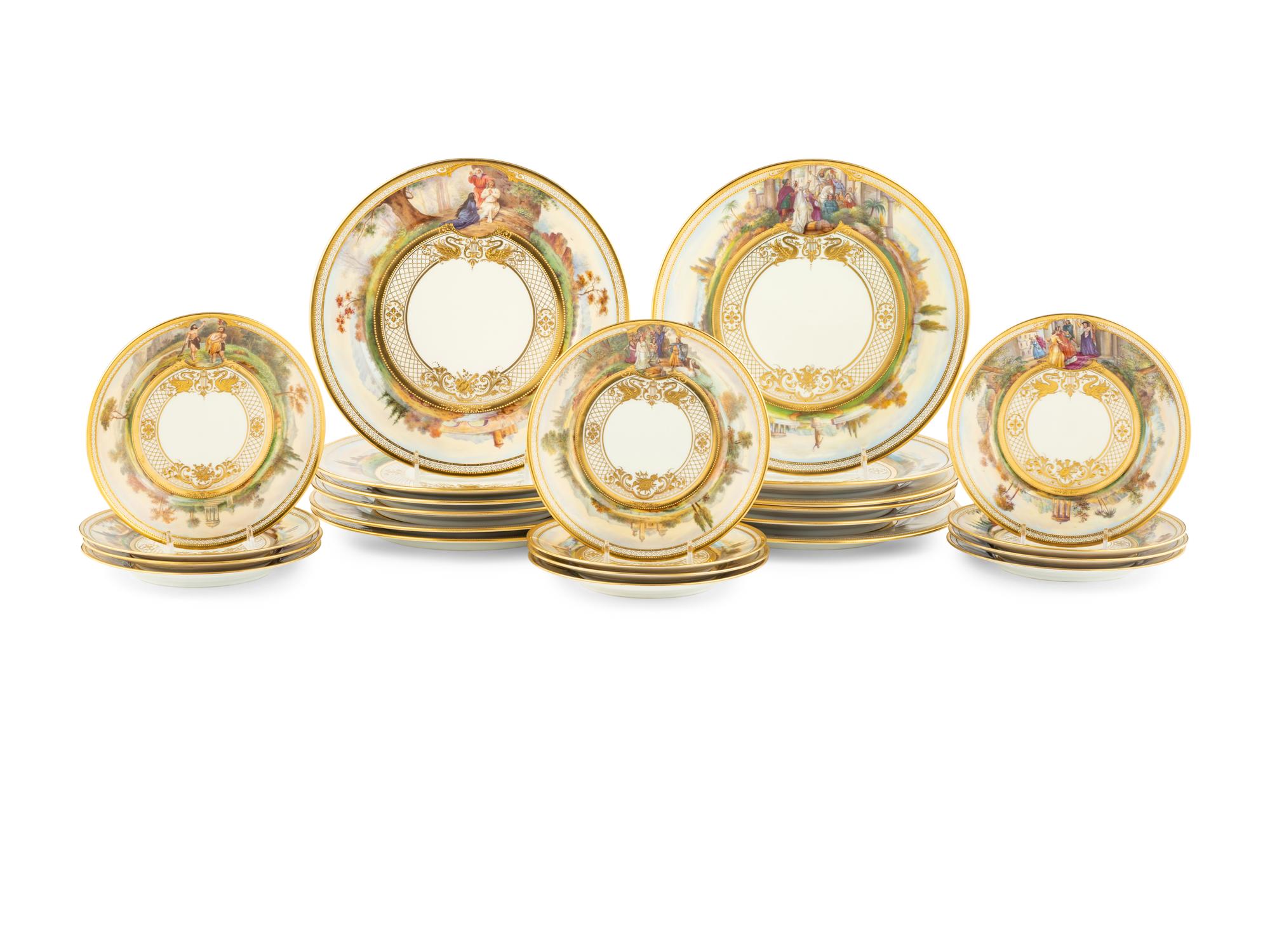 A Dresden (Ambrosius Lamm) Porcelain Dinner Service