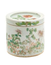 A Famille Rose Porcelain Covered Box