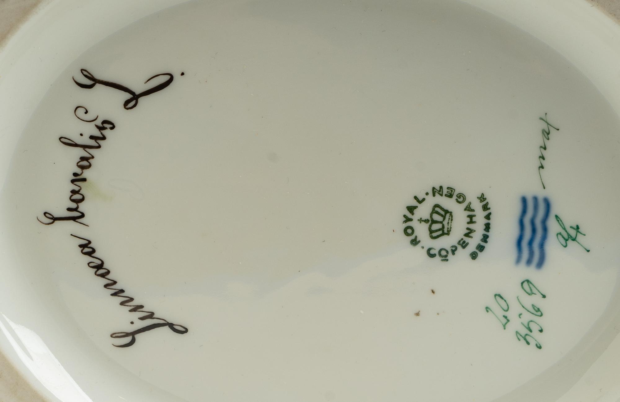 A Royal Copenhagen Flora Danica Porcelain Cache Pot — 20TH CENTURY