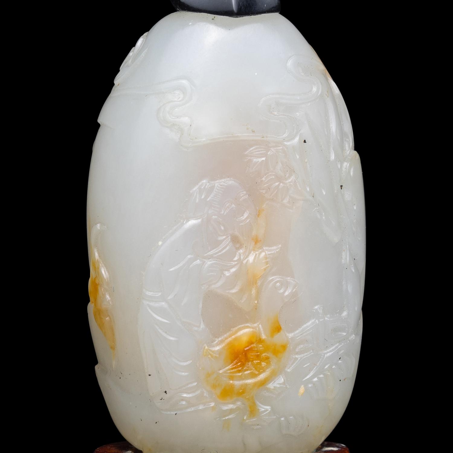 A Chinese Carved White and Russet Jade 'Scholars' Snuff Bottle, 18th Century 清中期 白玉高士鼻煙壺