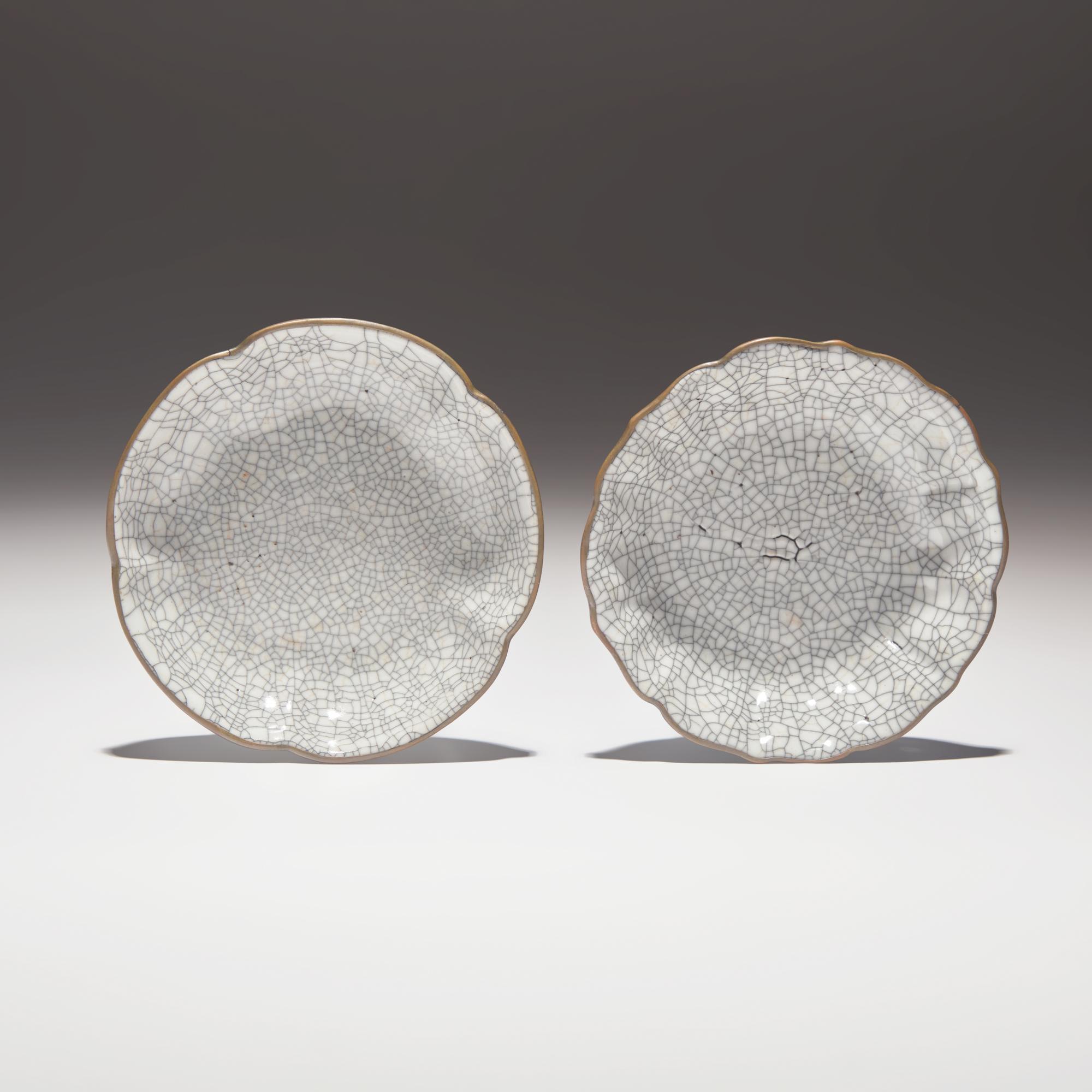 Two Chinese Ge Type Floriform Small Dishes, Qing Dynasty — 清 哥窯花口碟兩件
