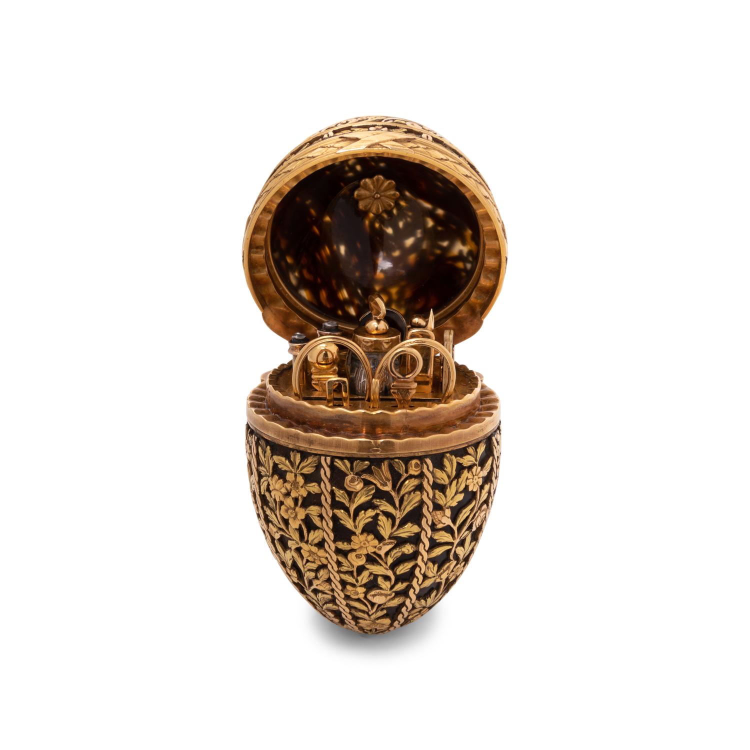 A German Gold Mounted Agate Egg-Form Nécessaire