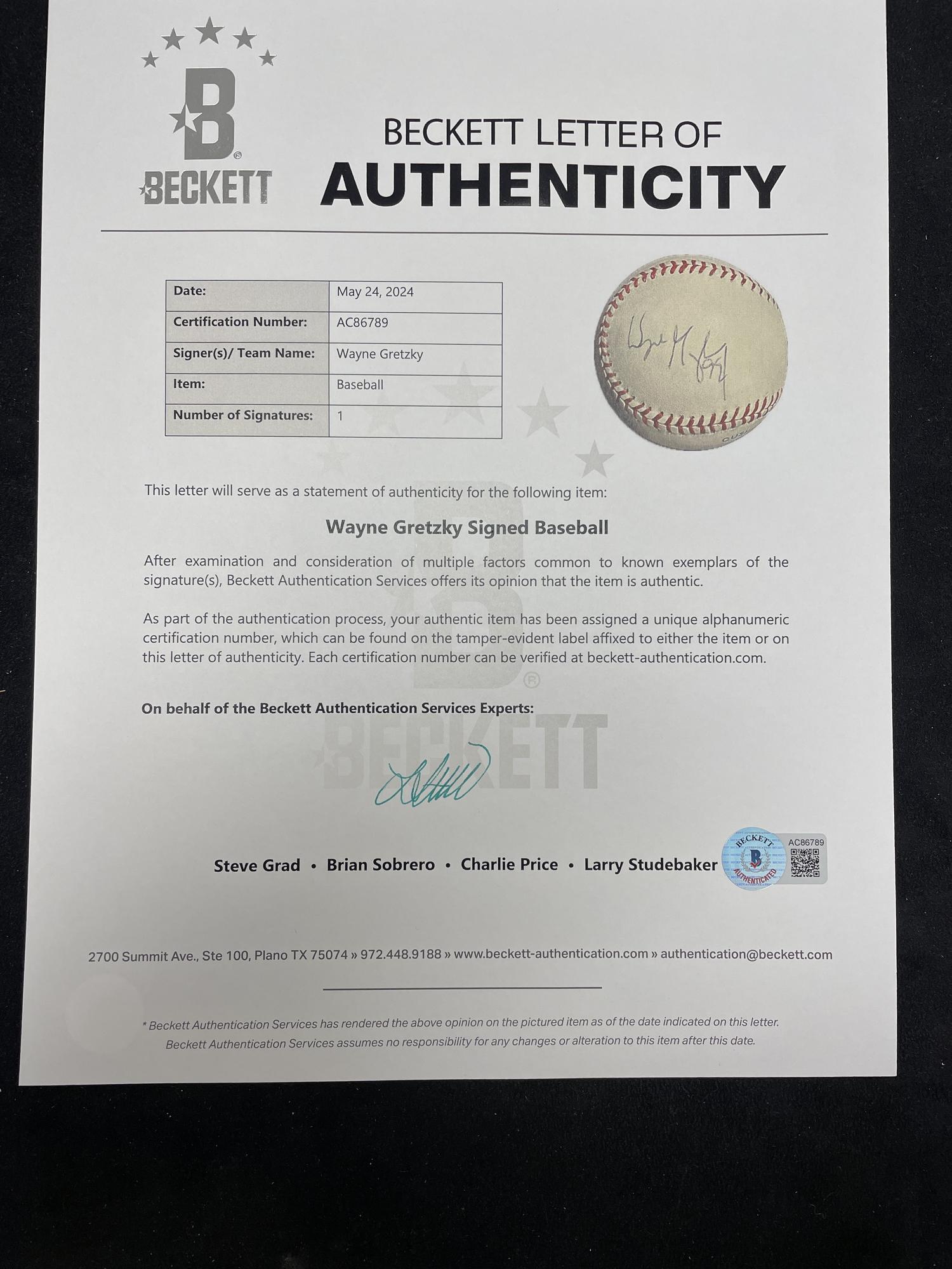 A Group of Wayne Gretzky Signed Autograph Items (Beckett Authentication Services),