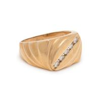 YELLOW GOLD AND DIAMOND RING