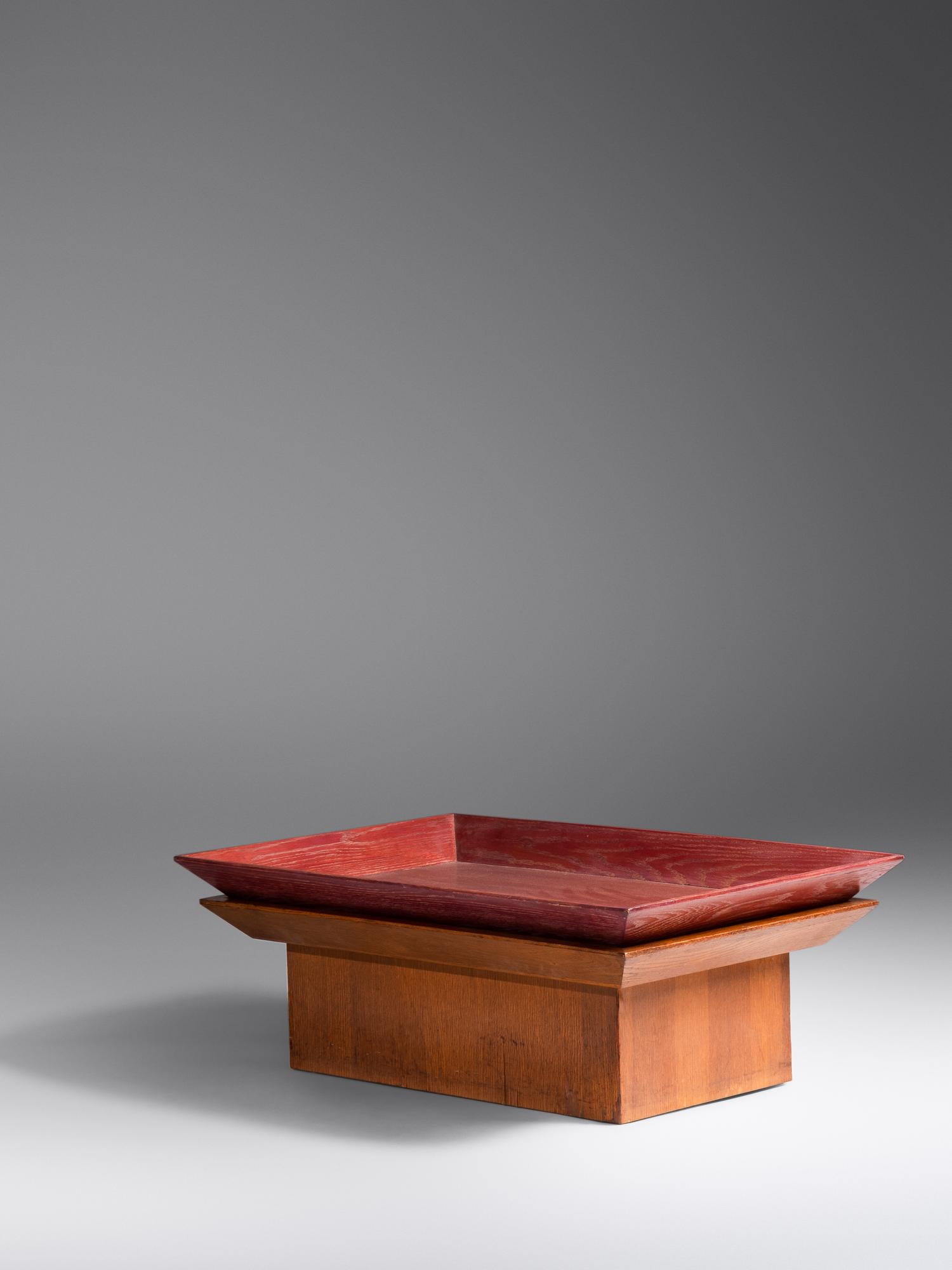 Coffee Table with Removable Tray