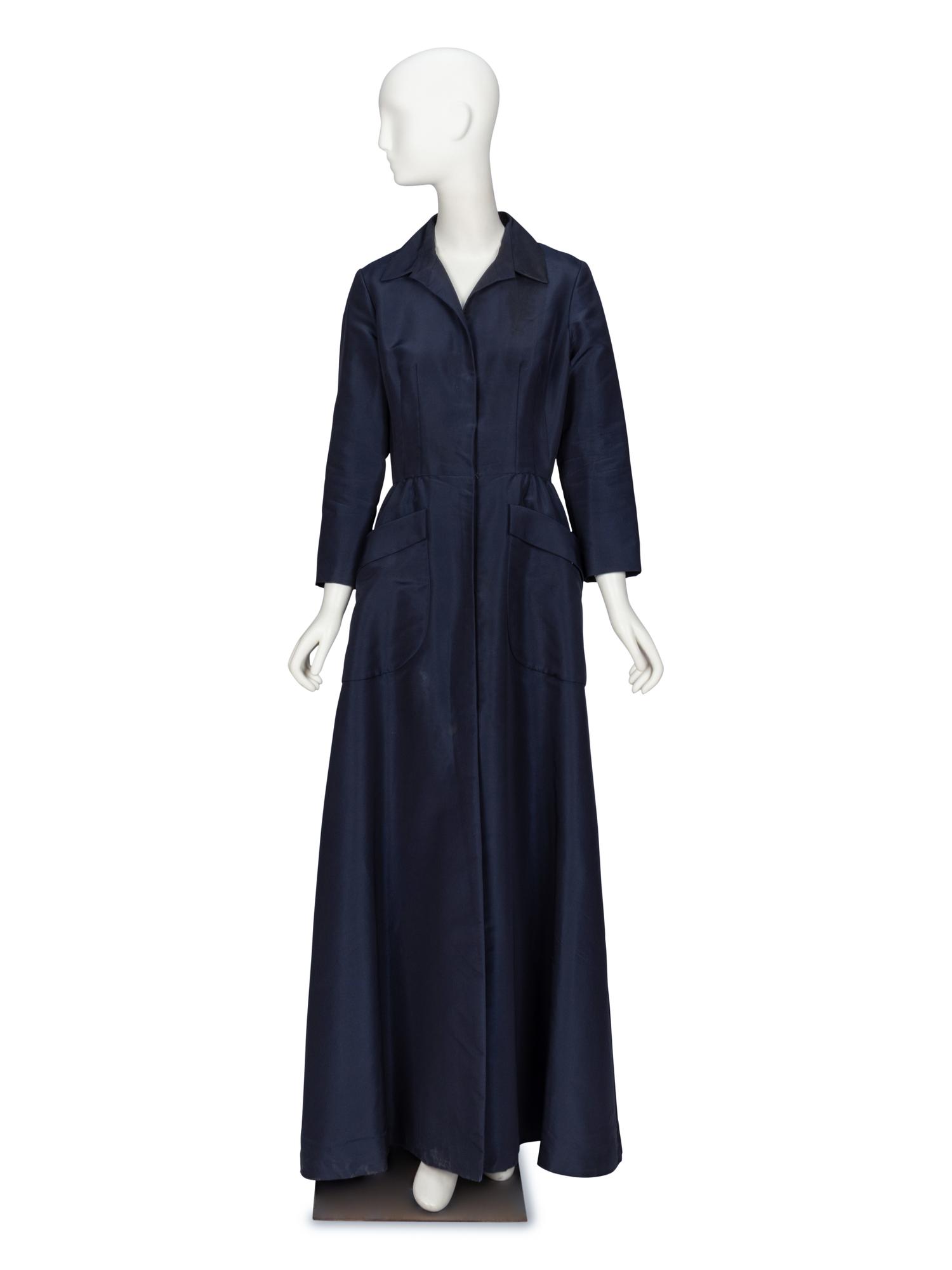 Oscar de la Renta, Navy Long Sleeve Gown