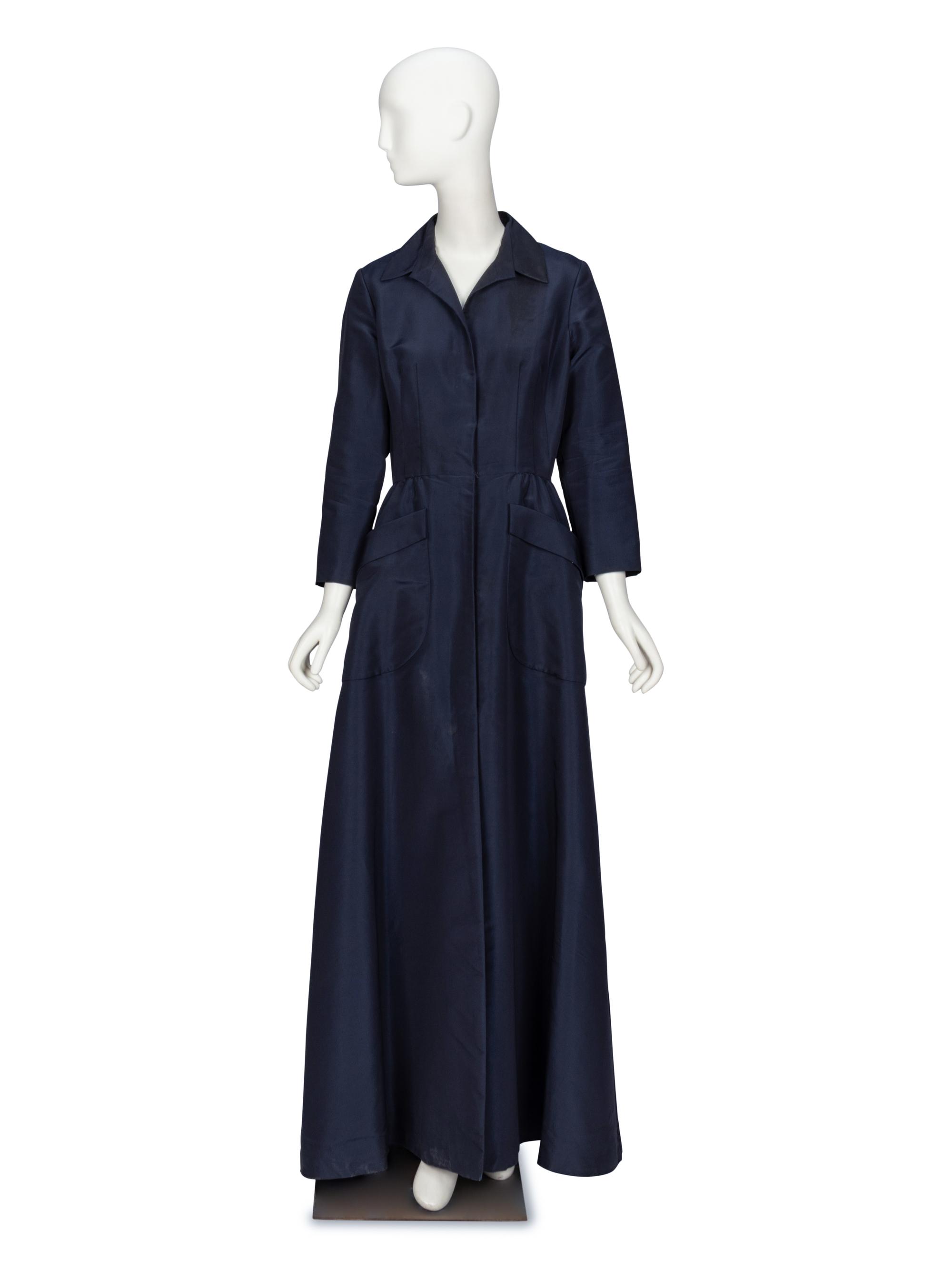 Oscar de la Renta, Navy Long Sleeve Gown
