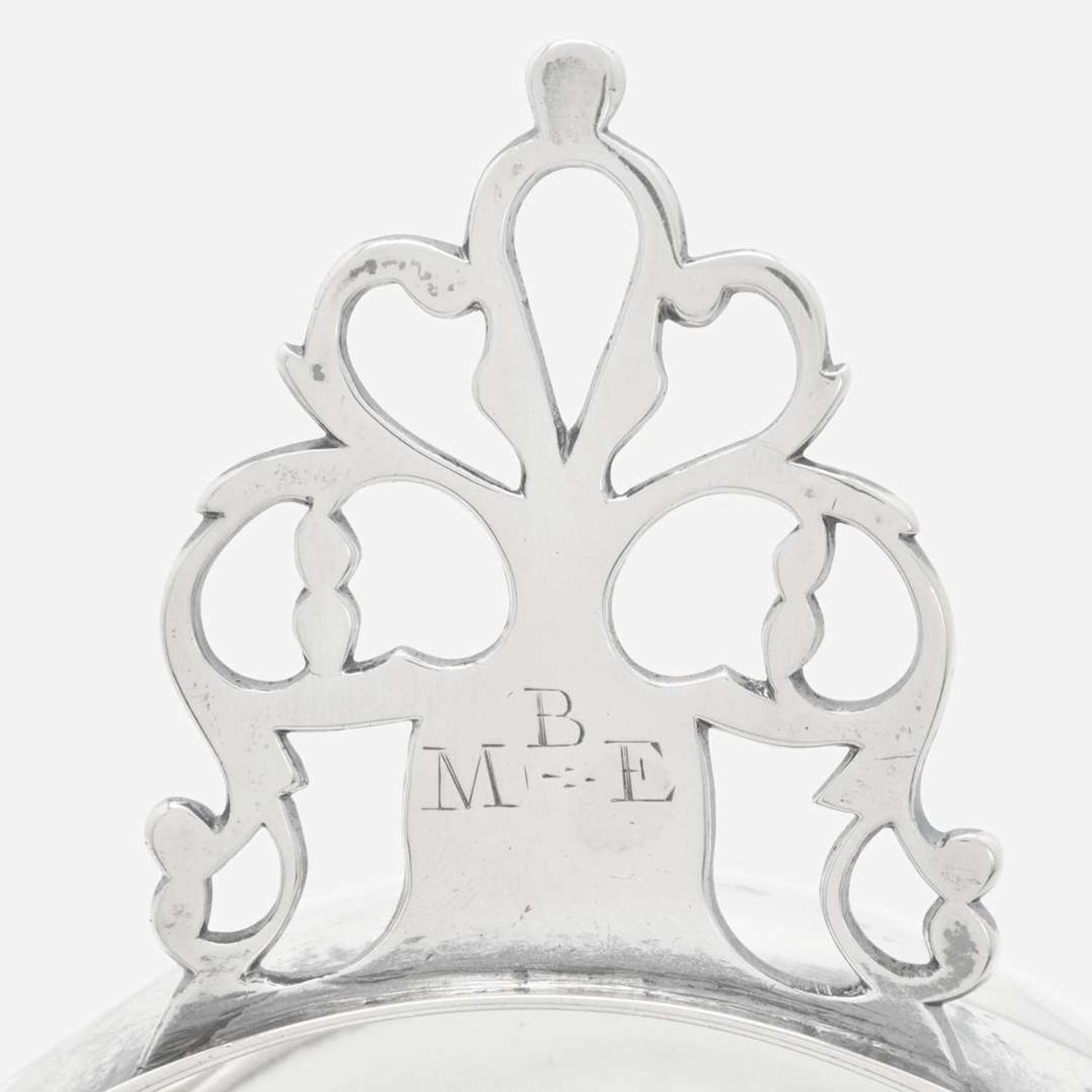 A silver porringer Jacob Hurd (1703-1758), Boston, MA, circa 1740