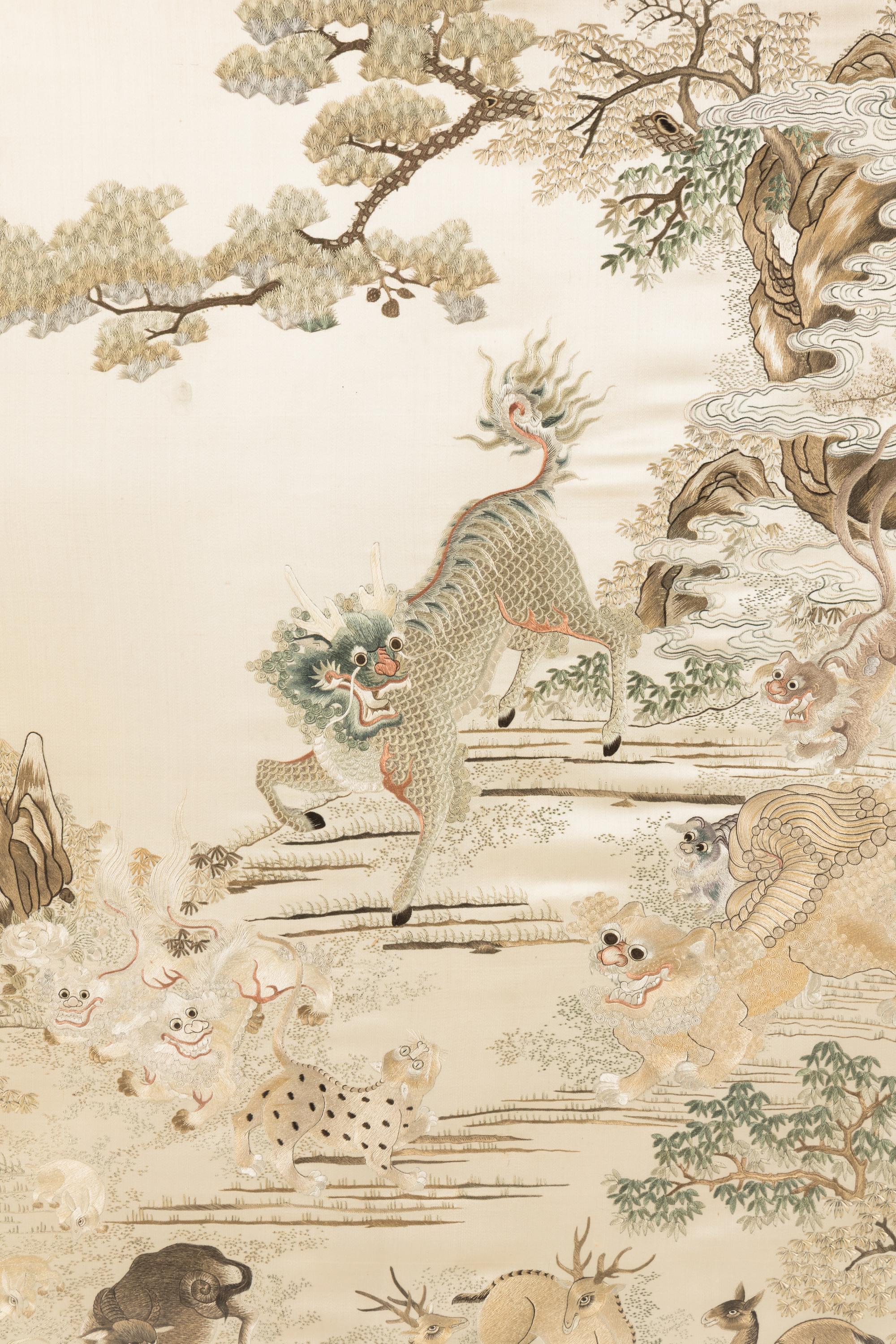 A Chinese Canton Style Embroidered Silk Floor Screen, Late 19th-Early 20th Century 晚清-民国 粤绣瑞獸圖紅木嵌螺鈿大座屏