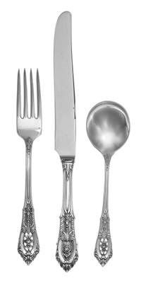 An American Silver Flatware Service, R. Wallace & Sons Mfg. Co., Wallingford, CT, 1934, Rose Point pattern, comprising: 12 dinner forks