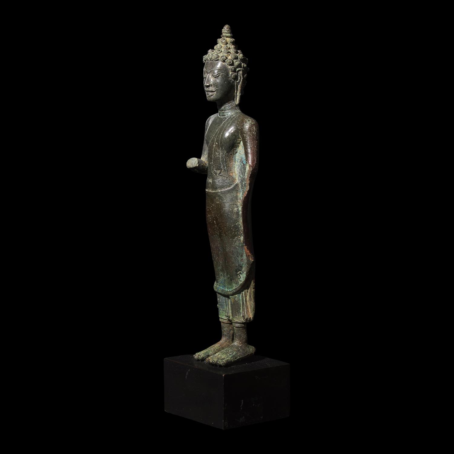 A Thai Copper Alloy Figure of Buddha, Mon-Dvaravati, 7th-8th Century 暹羅七-八世紀 青銅佛