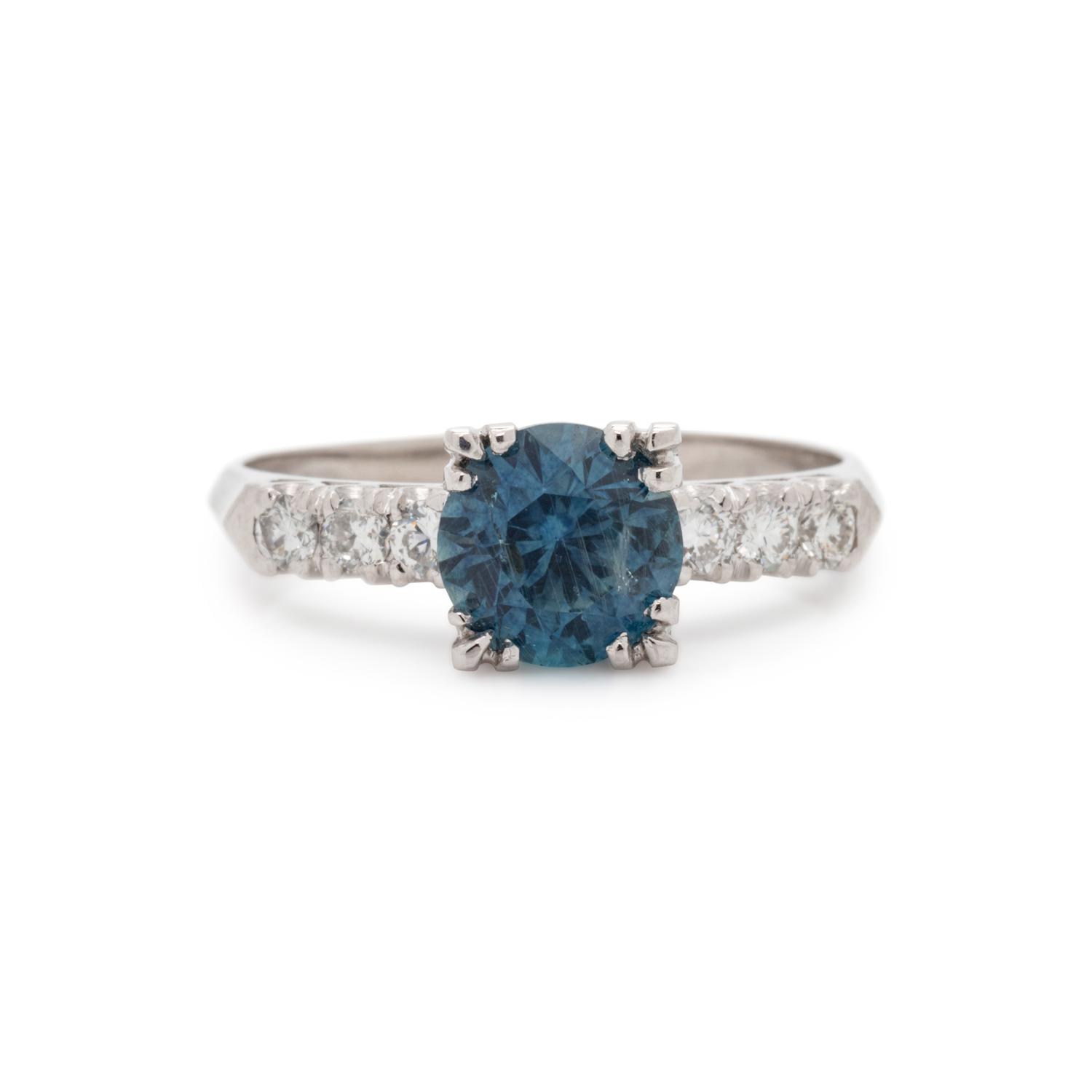 SAPPHIRE AND DIAMOND RING