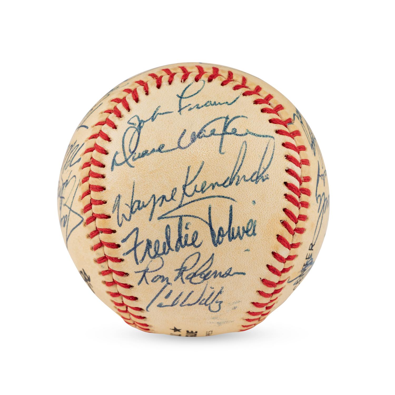 A 1985 Cincinnati Reds Team Signed Autograph Baseball